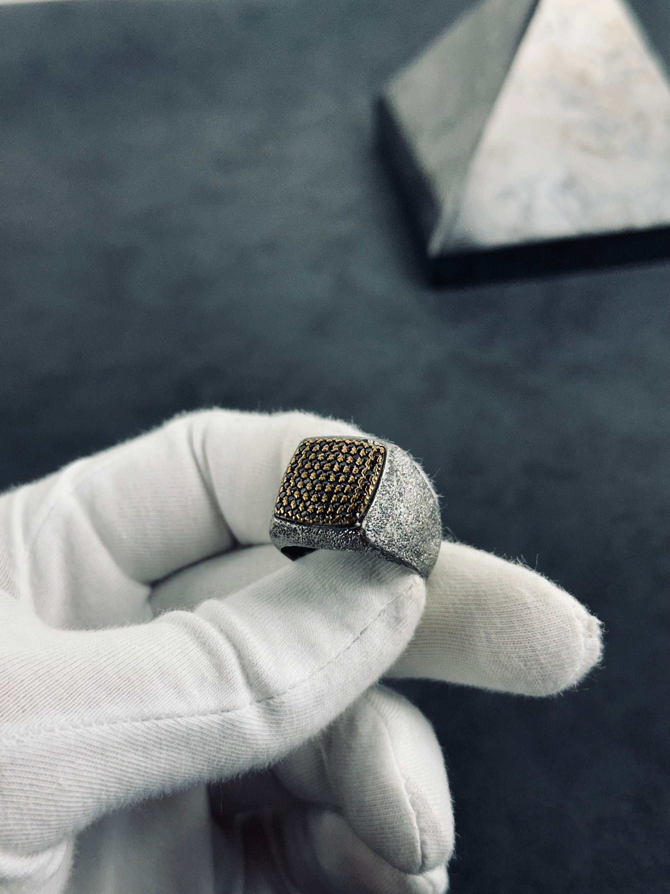 Engraved Zircon Dot Ring: Sterling Silver with Rhodium Finish