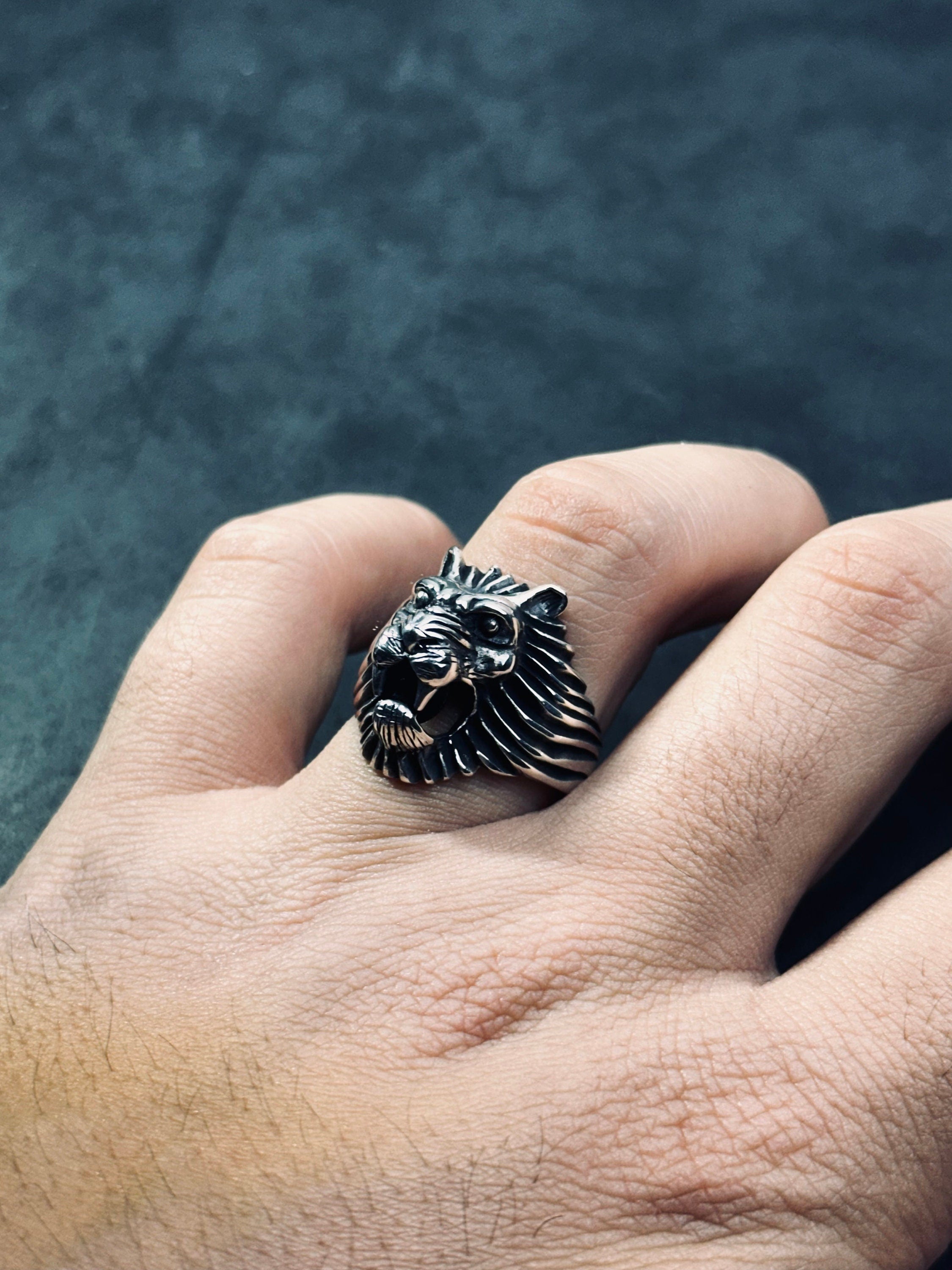 Leo Lion Signet Ring - Sterling Silver Handmade Design