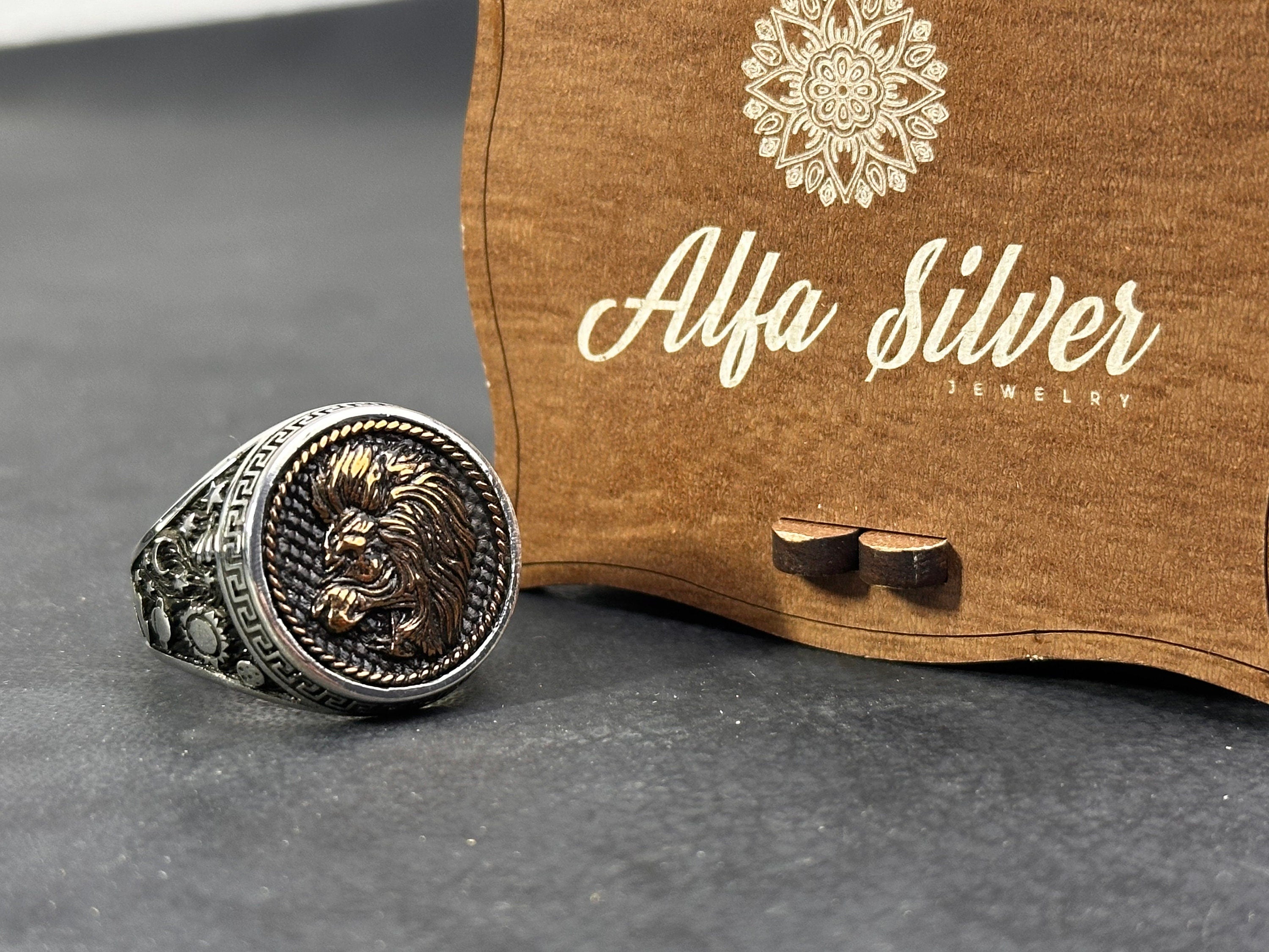 Leo Zodiac Sterling Silver Ring, Horoscope Design (Sizes 5-10)