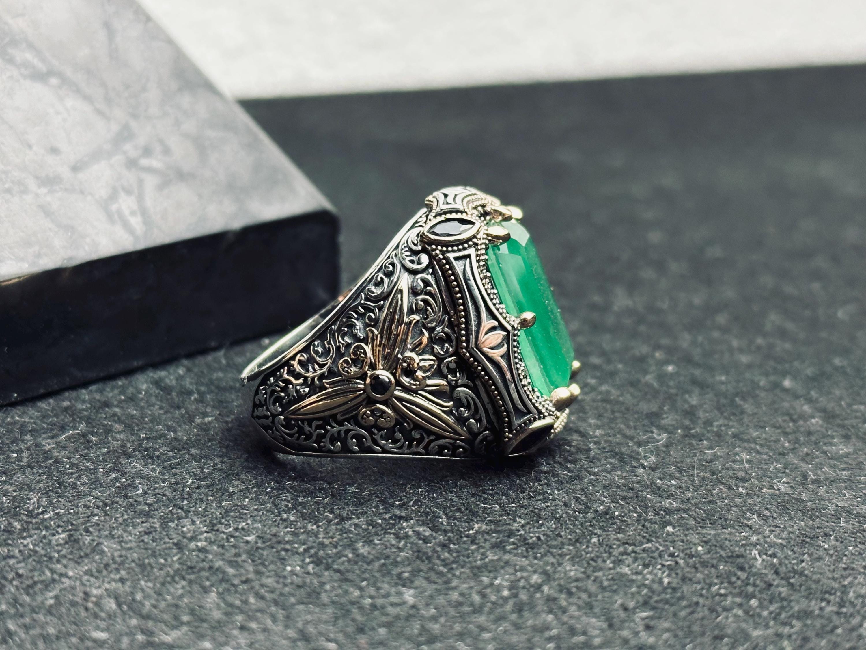 Bold Emerald Silver Ring: Turkish Vintage Design (Men's Size Large)