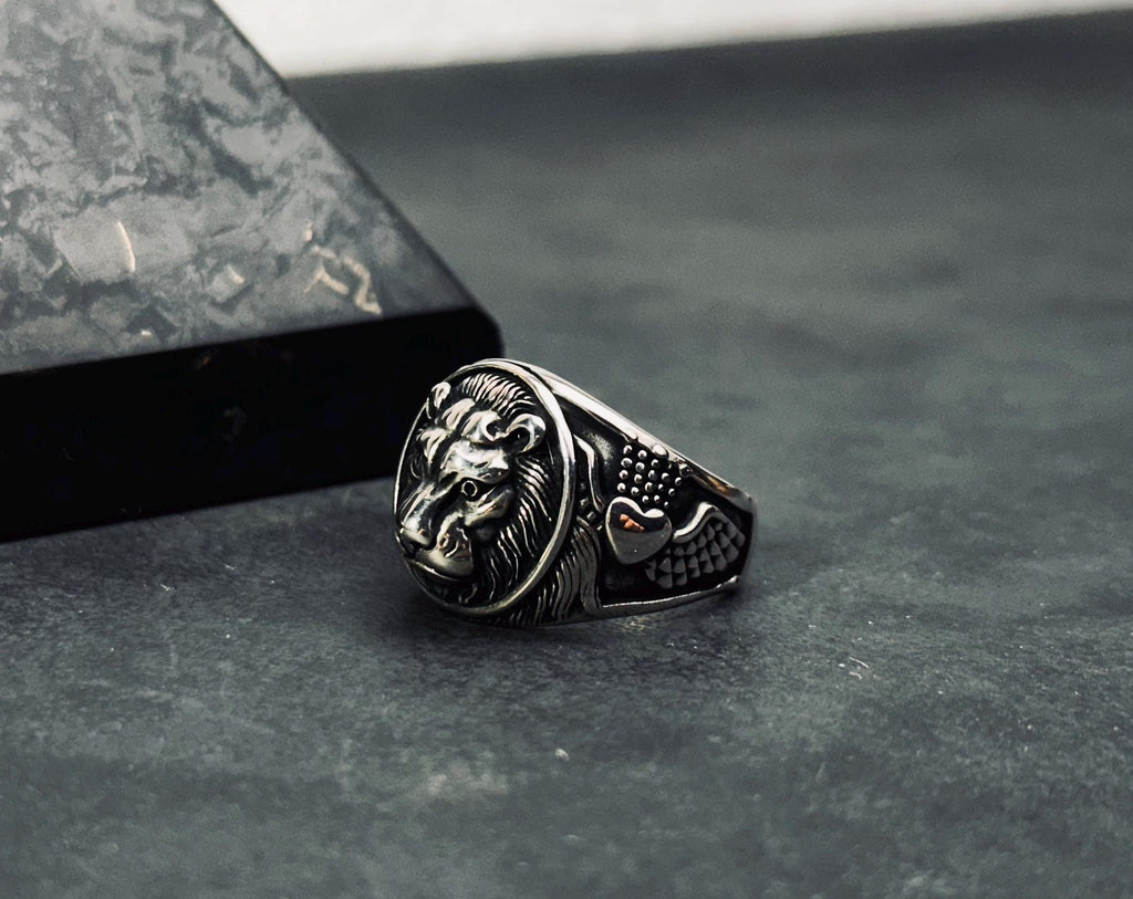 Leo Signet Ring: Hand Engraved Silver - Zodiac Lion Design