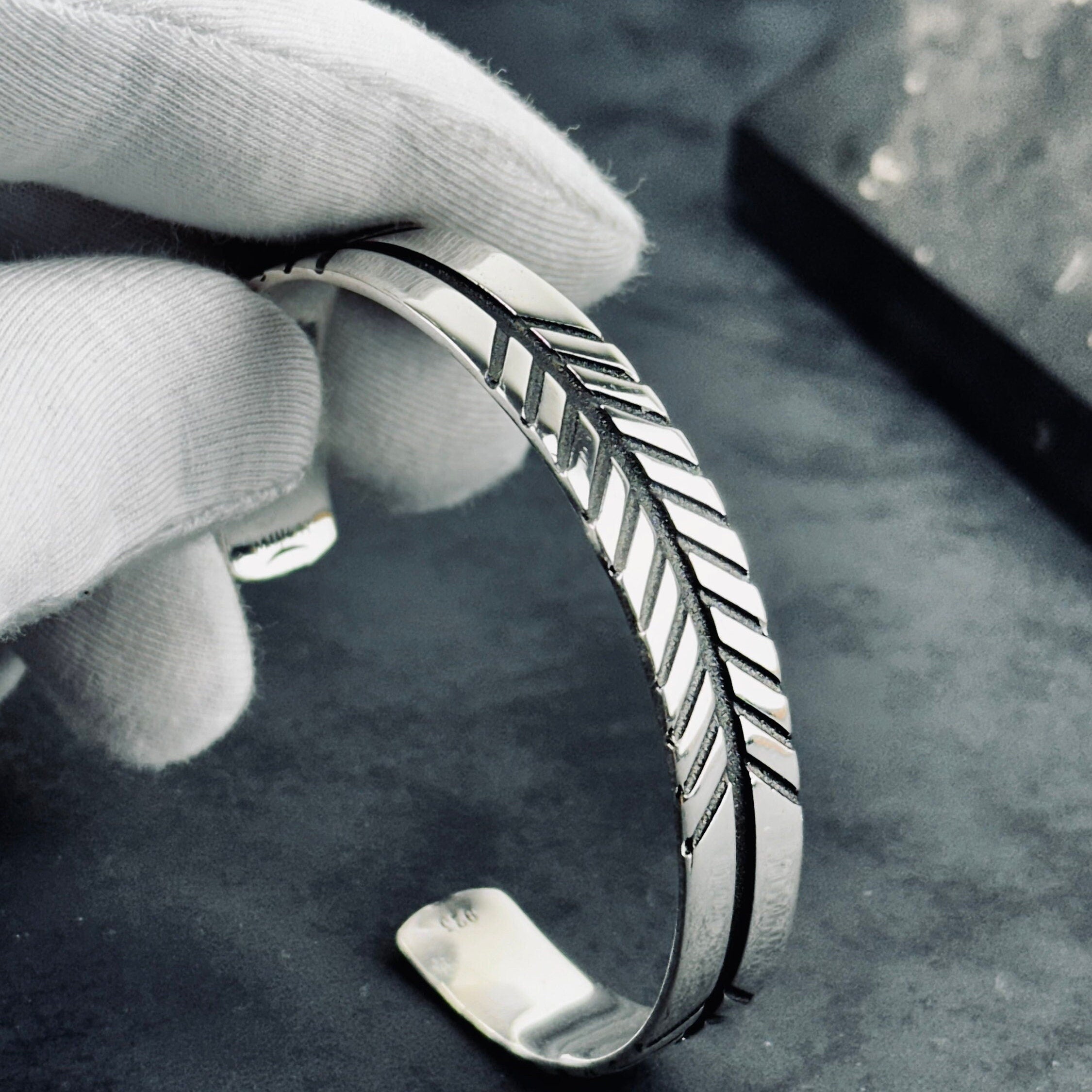 Sterling Silver Arrow Cuff Bracelet - Handmade Unisex Jewelry