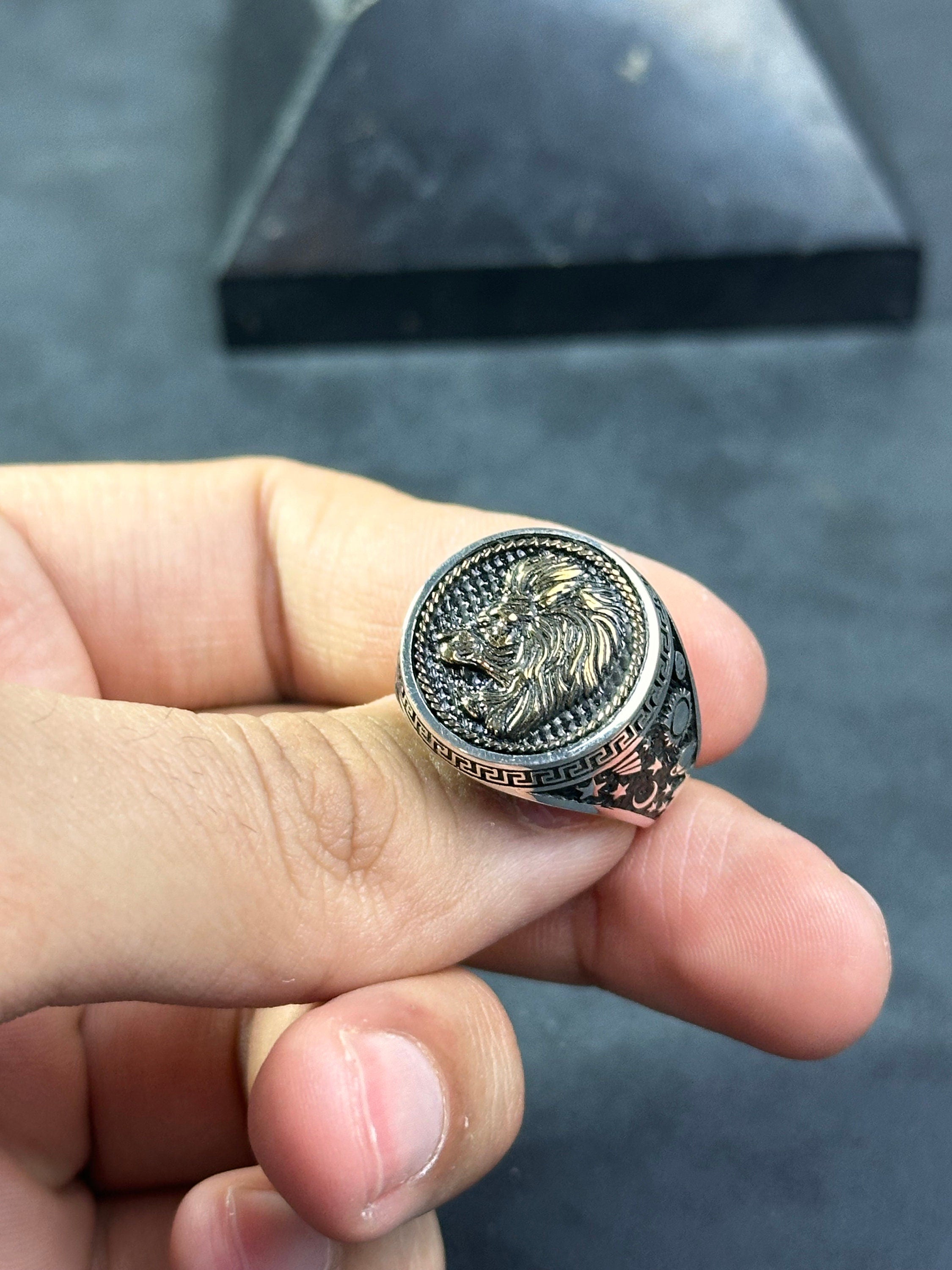 Leo Zodiac Sterling Silver Ring, Horoscope Design (Sizes 5-10)