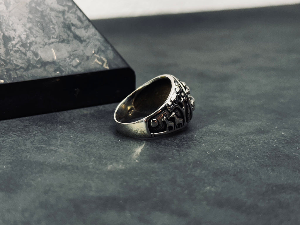 Leo Signet Ring: Hand Engraved Silver - Zodiac Lion Design