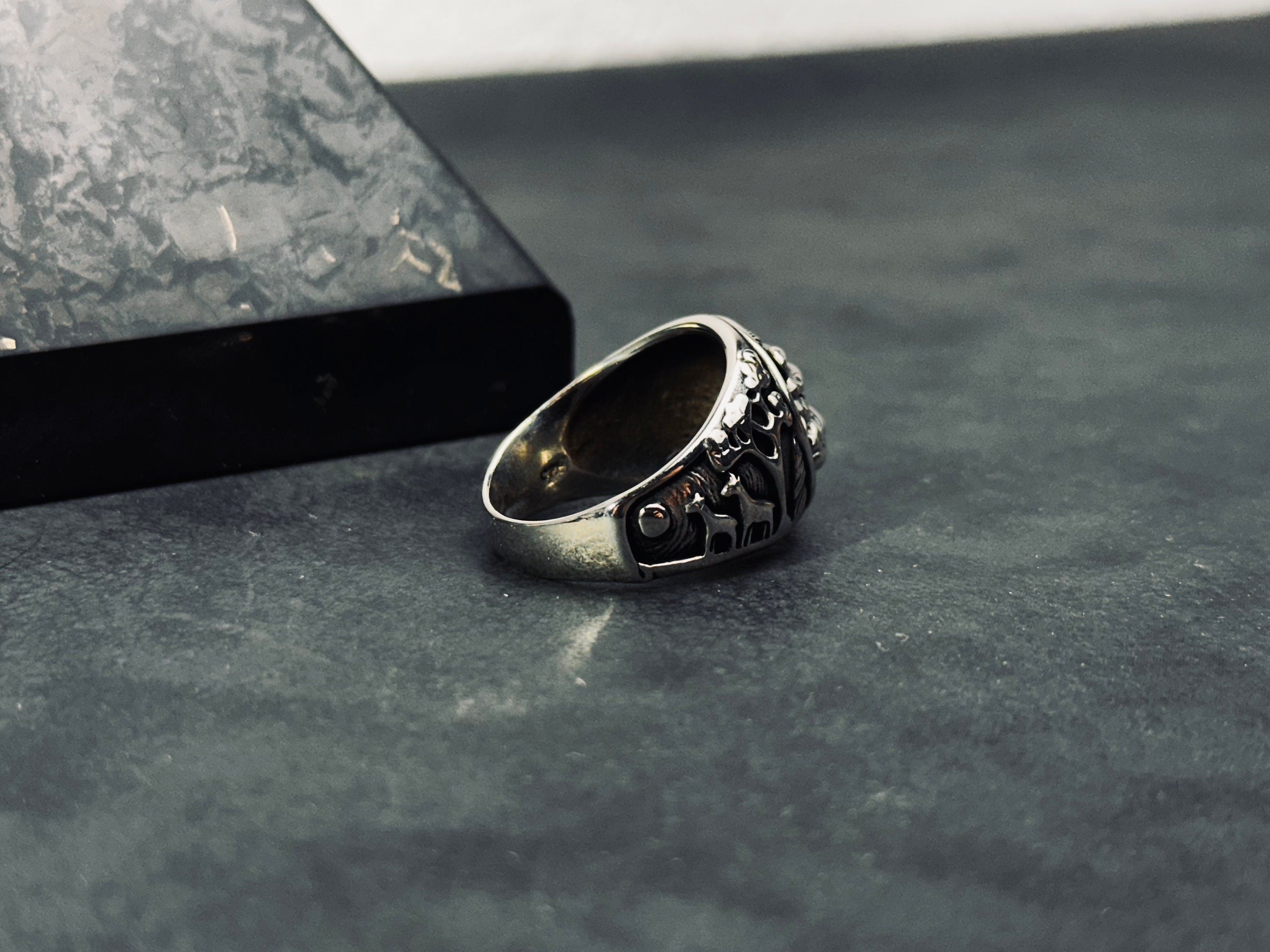 Leo Signet Ring: Hand Engraved Silver - Zodiac Lion Design