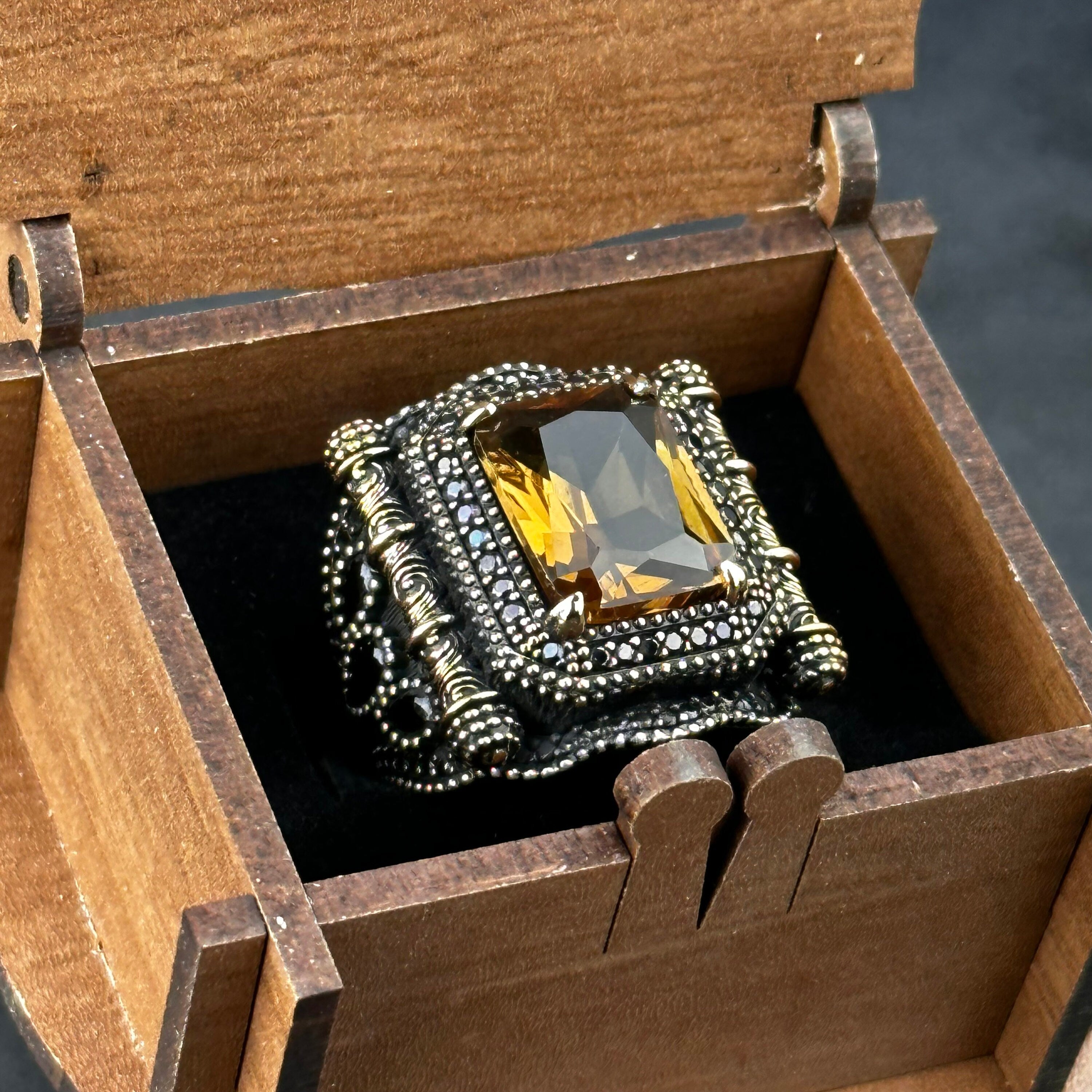 Sultanit Ring: Color-Change Gemstone - Handmade Sterling Silver