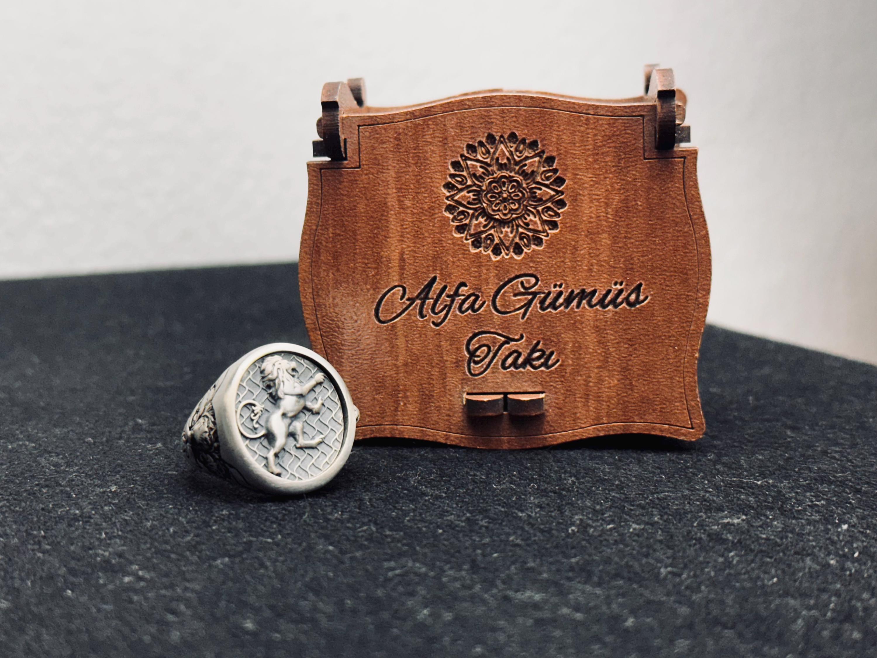 Lion Ring: Bold Sterling Silver - Chunky Gothic Zodiac Style