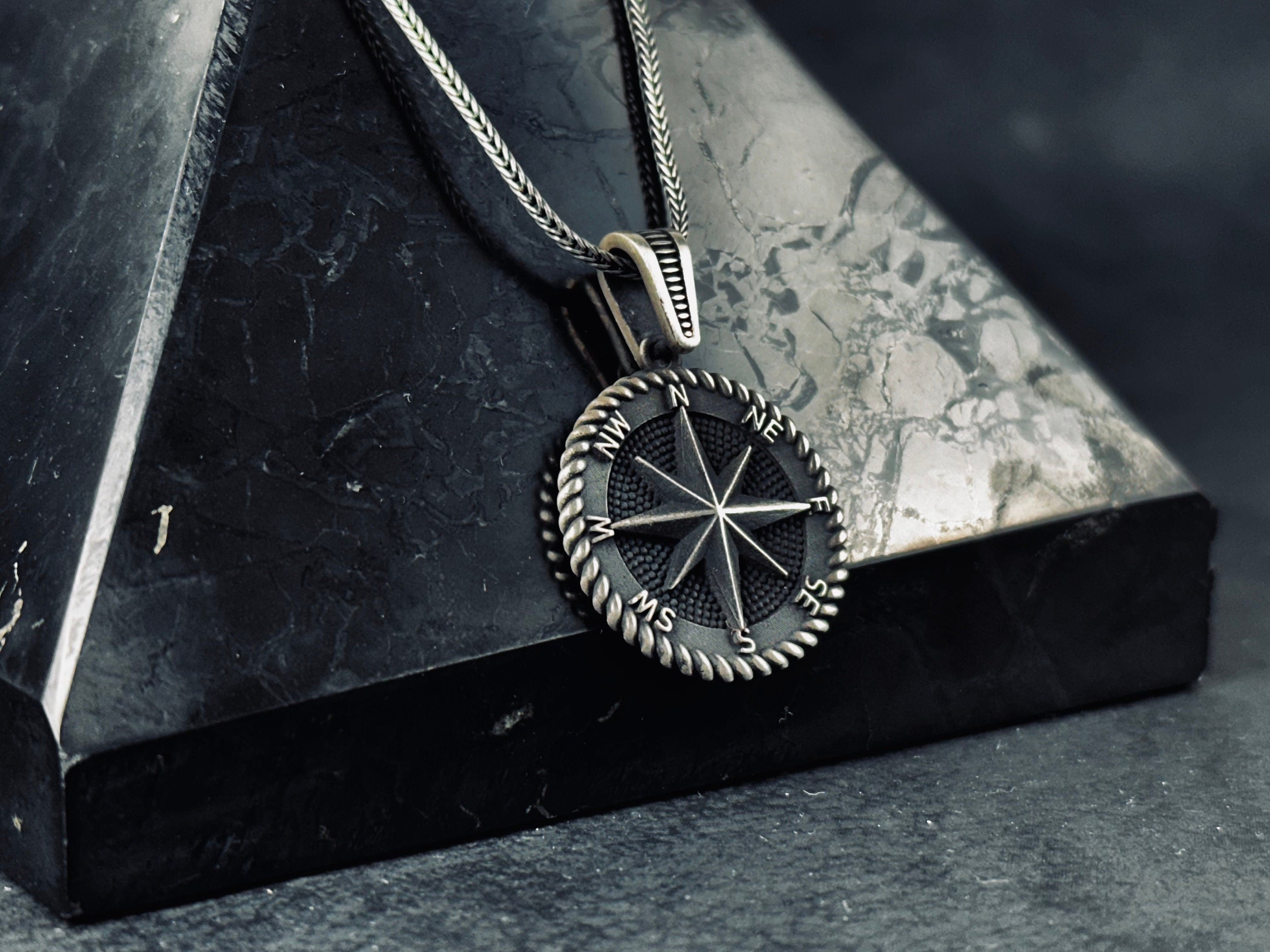 Silver Compass Necklace - Elegant Pendant for Travel Lovers