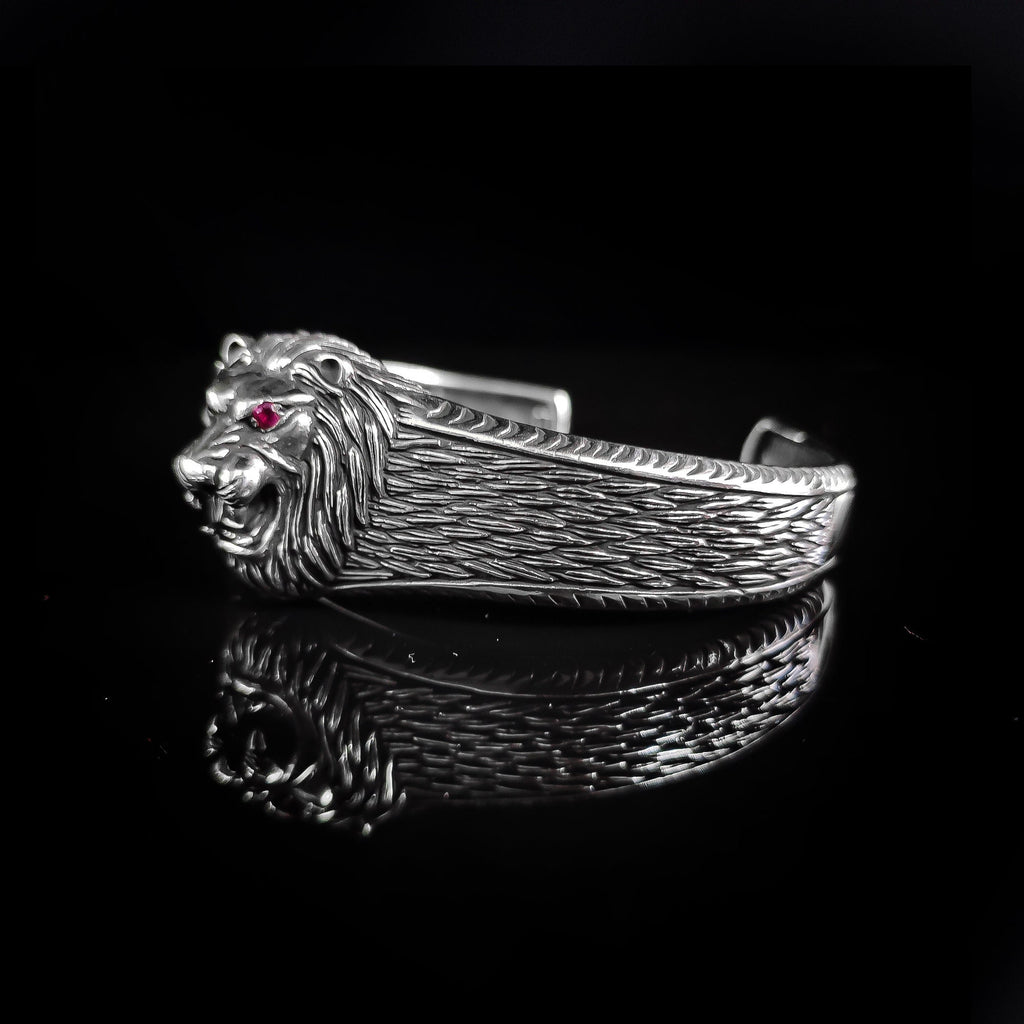 Lion Head Sterling Silver Bracelet: Engraved Tire Design Cuff