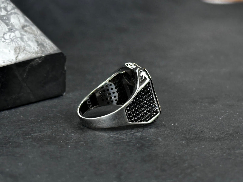 Sterling Silver Solomon King Ring: Engraved Star Detail