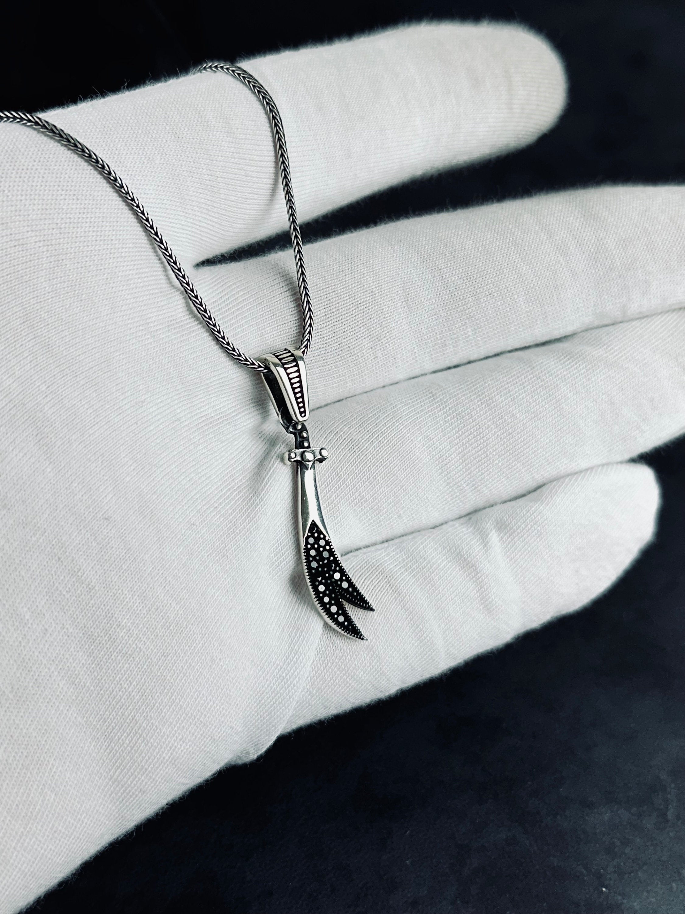 Zulfiqar Silver Pendant Necklace: Handcrafted Islamic Charm