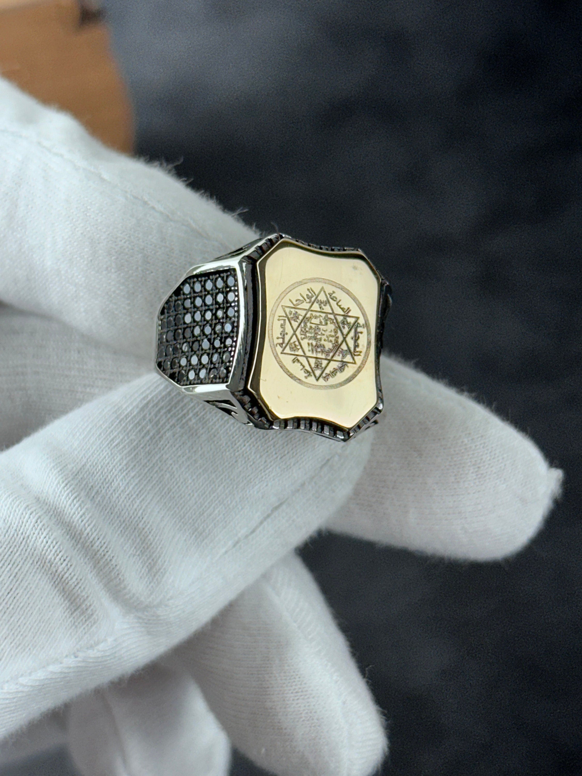 Sterling Silver Solomon King Ring: Engraved Star Detail
