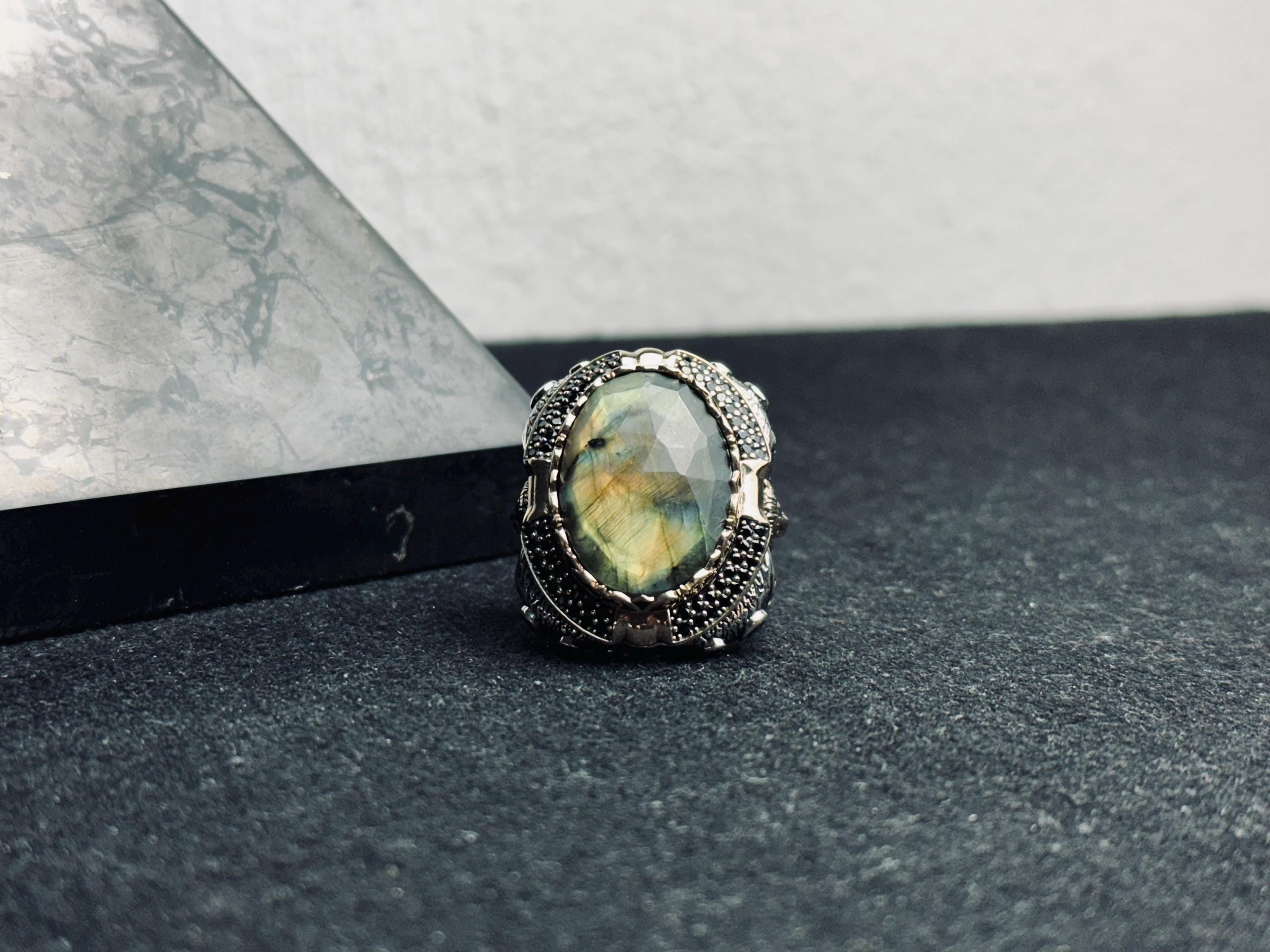 Labradorite Lion Head Ring - Sterling Silver Handmade Statement