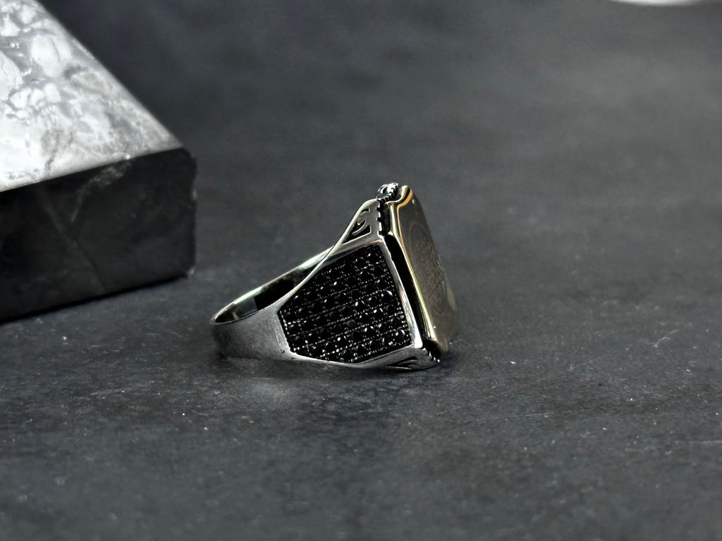 Sterling Silver Solomon King Ring: Engraved Star Detail