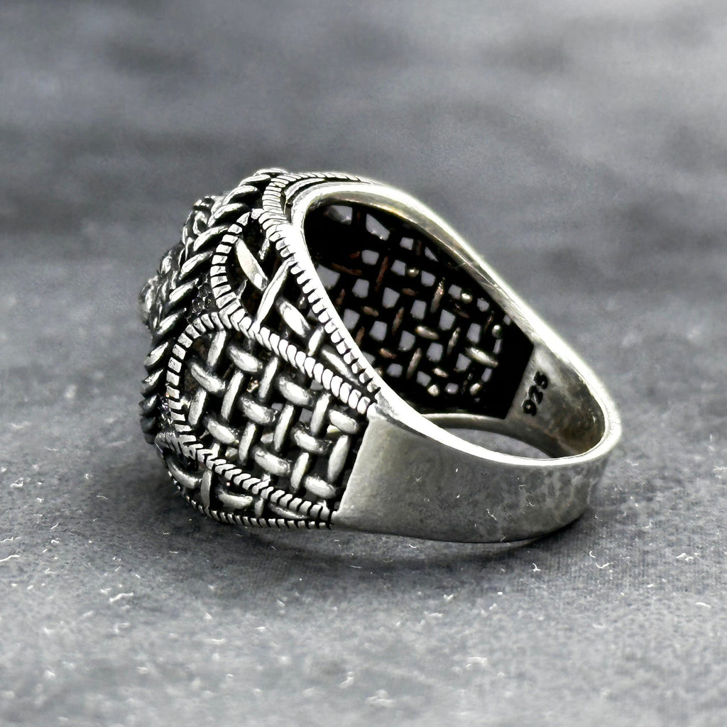 Sterling Silver Leo Zodiac Ring: Lion Head, Rope Engraved