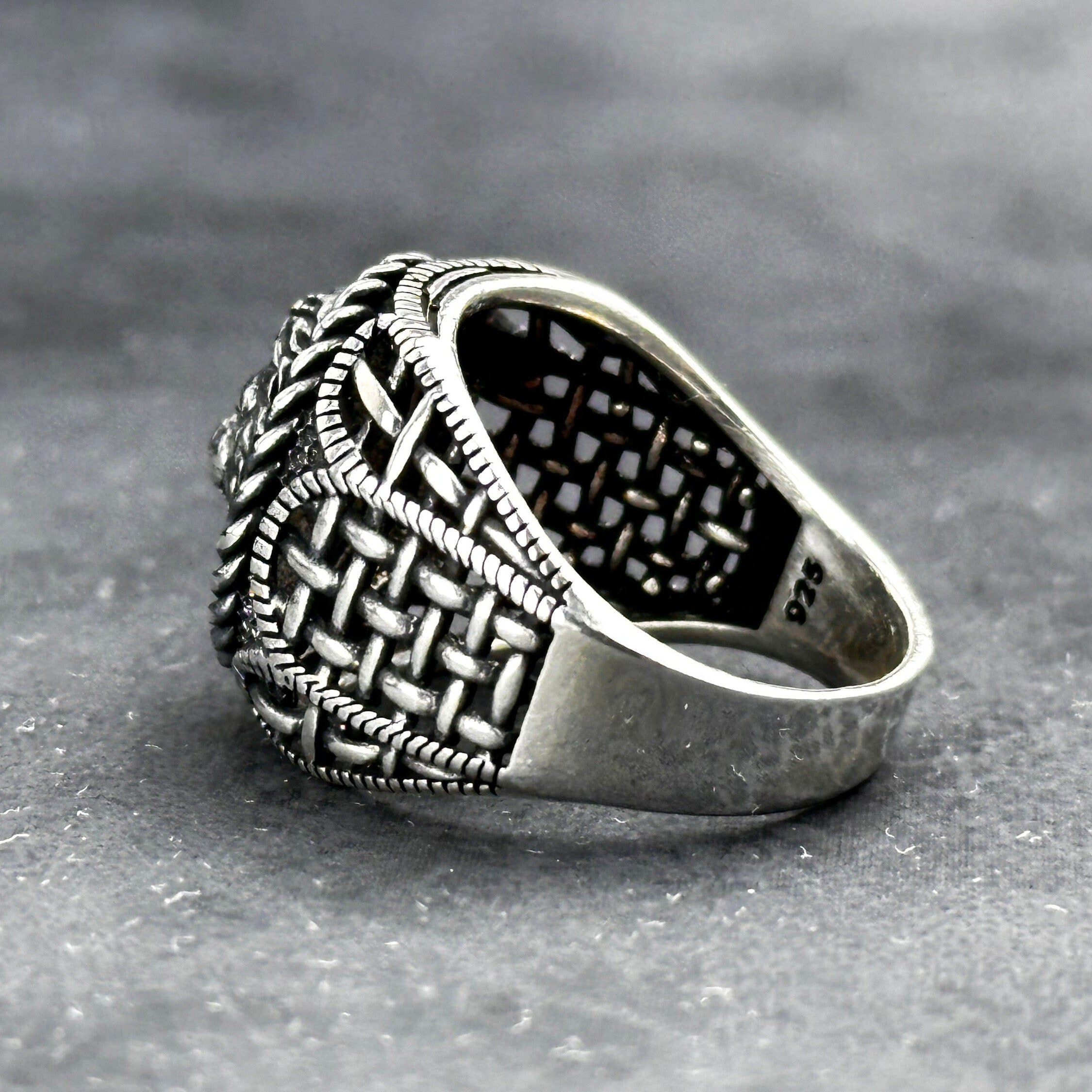 Sterling Silver Leo Zodiac Ring: Lion Head, Rope Engraved