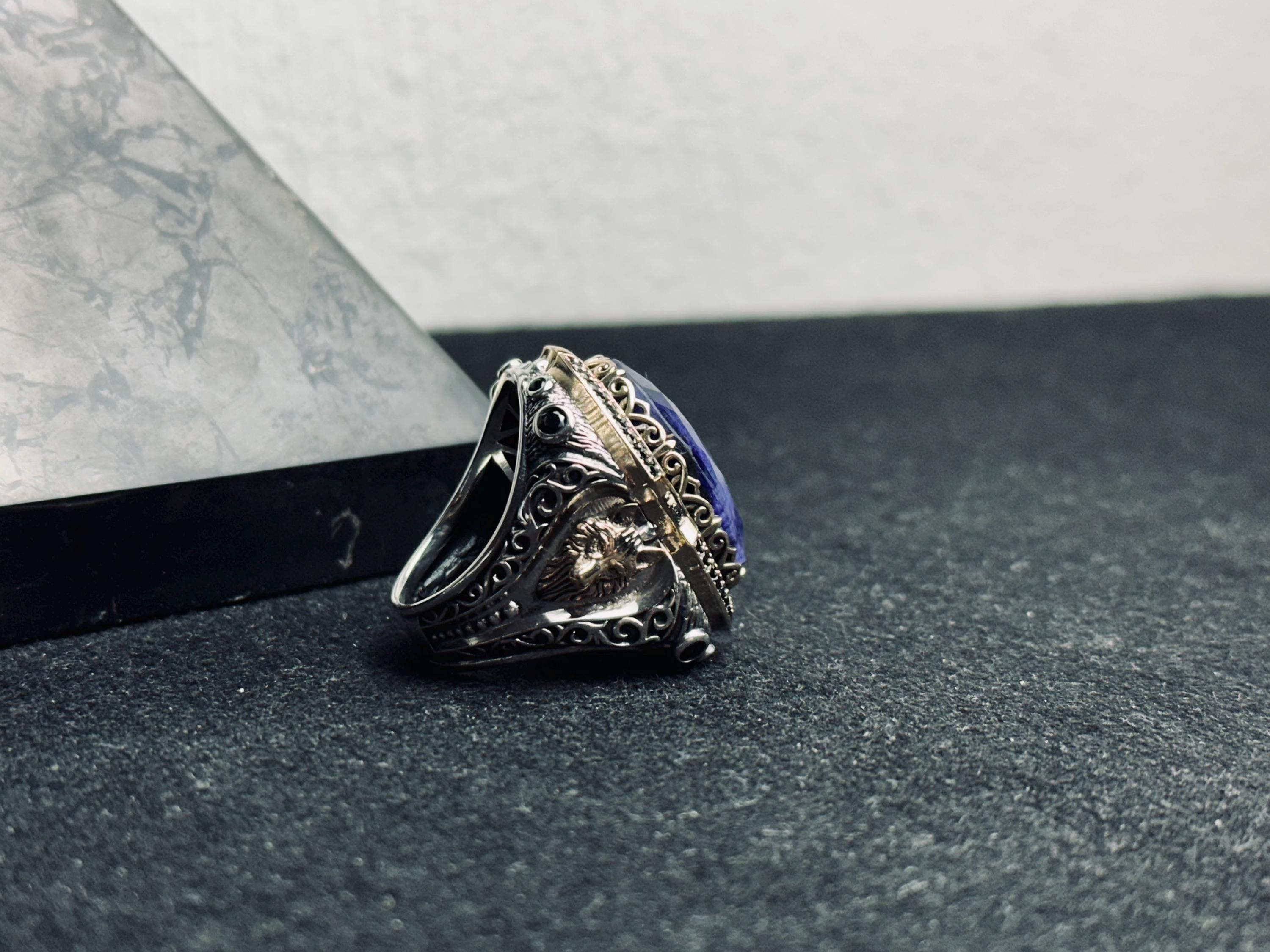 Men's Sterling Silver Ring: Oval Lapis Lazuli - Lion Design