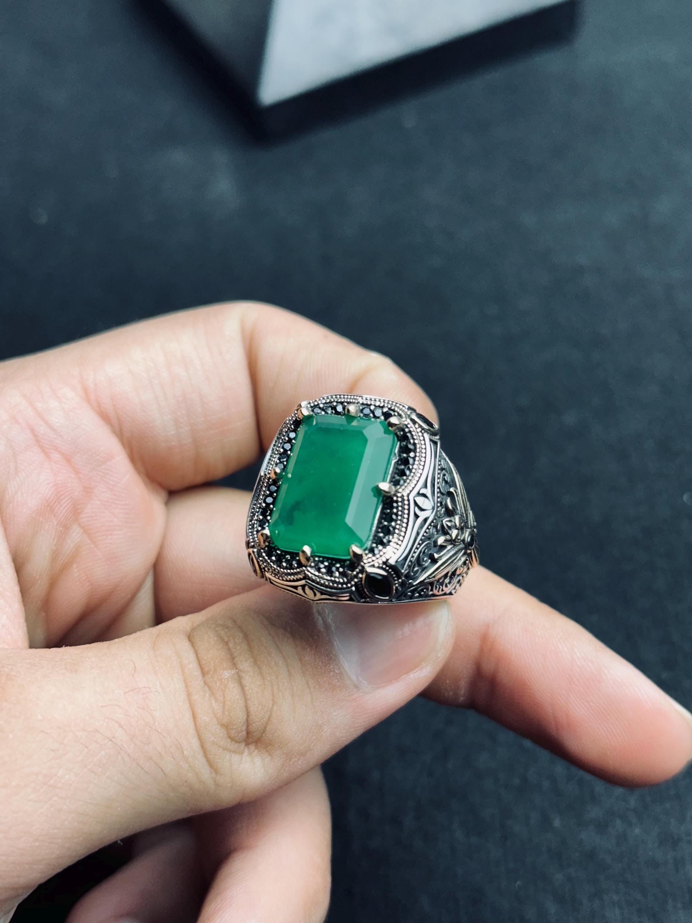 Bold Emerald Silver Ring: Turkish Vintage Design (Men's Size Large)