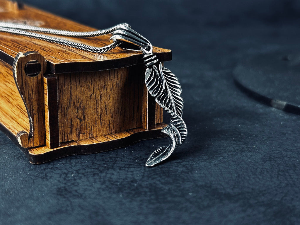 Feather Pendant Necklace: Silver Boho Style - Adjustable Chain
