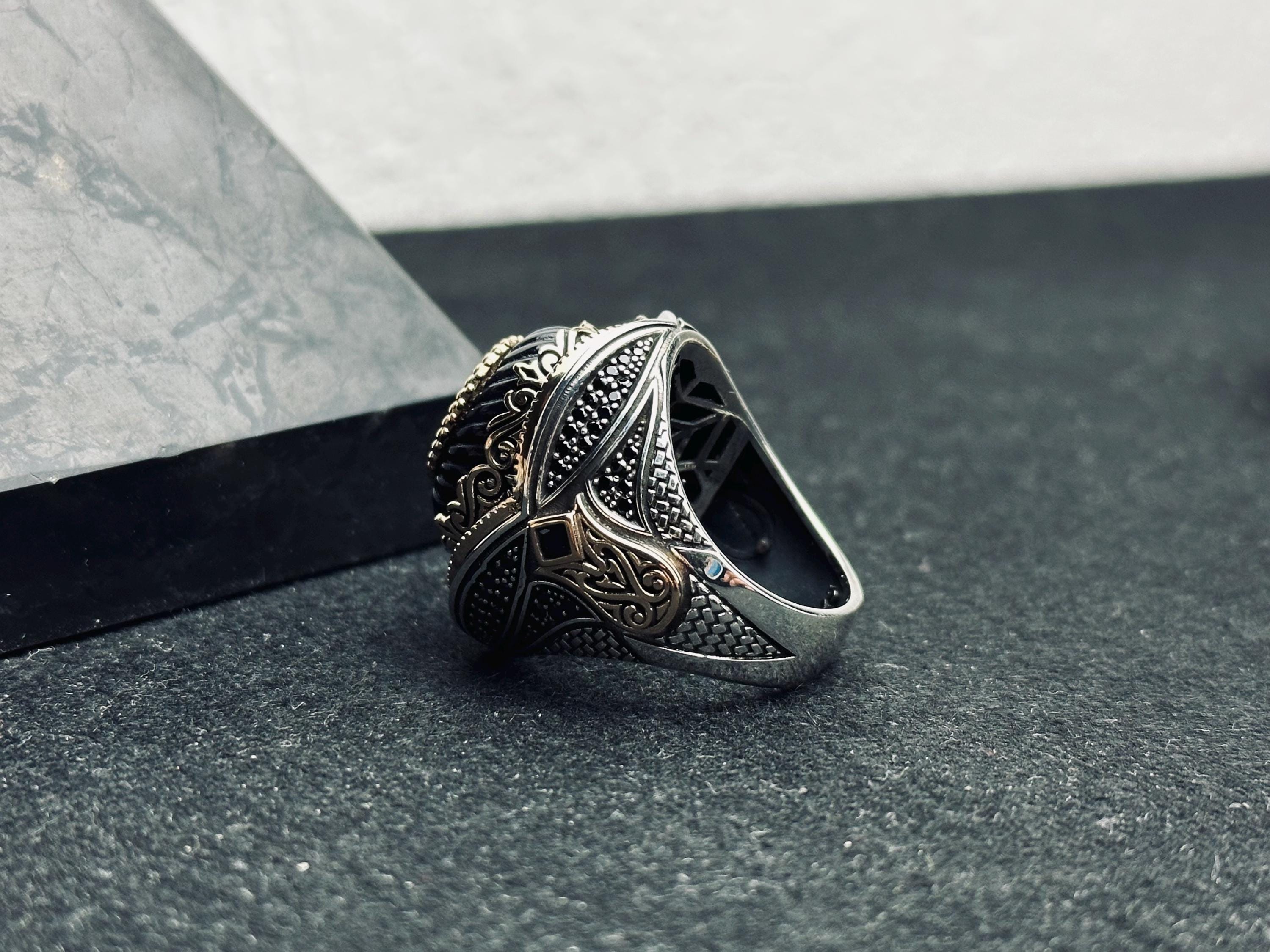 Elif Vav Signet Ring - Oval Onyx, Arabic Calligraphy