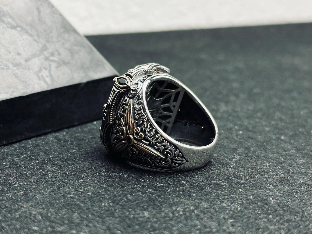 Bold Emerald Silver Ring: Turkish Vintage Design (Men's Size Large)