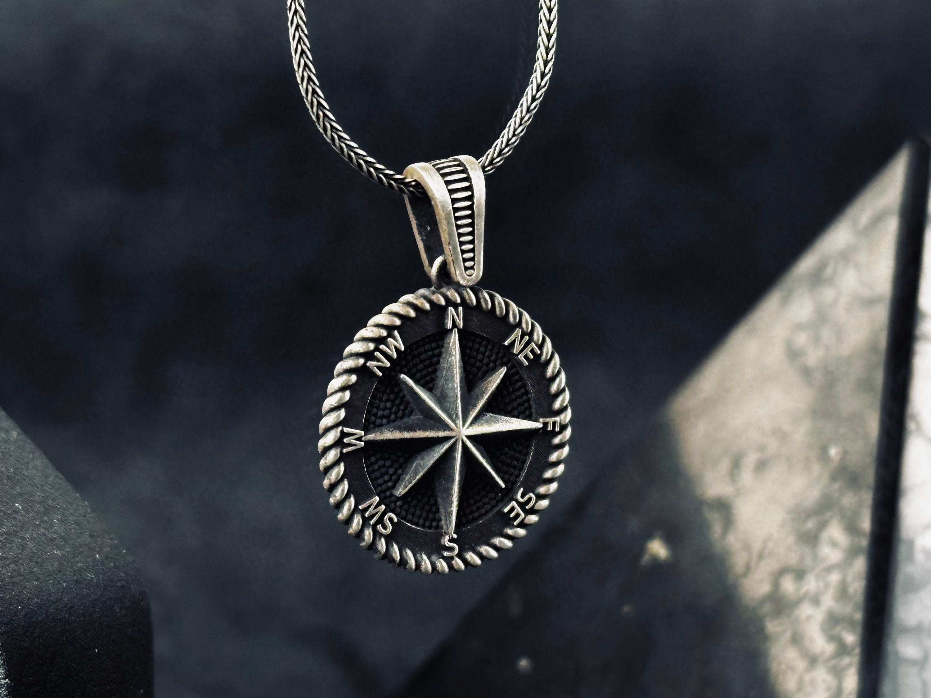 Silver Compass Necklace - Elegant Pendant for Travel Lovers