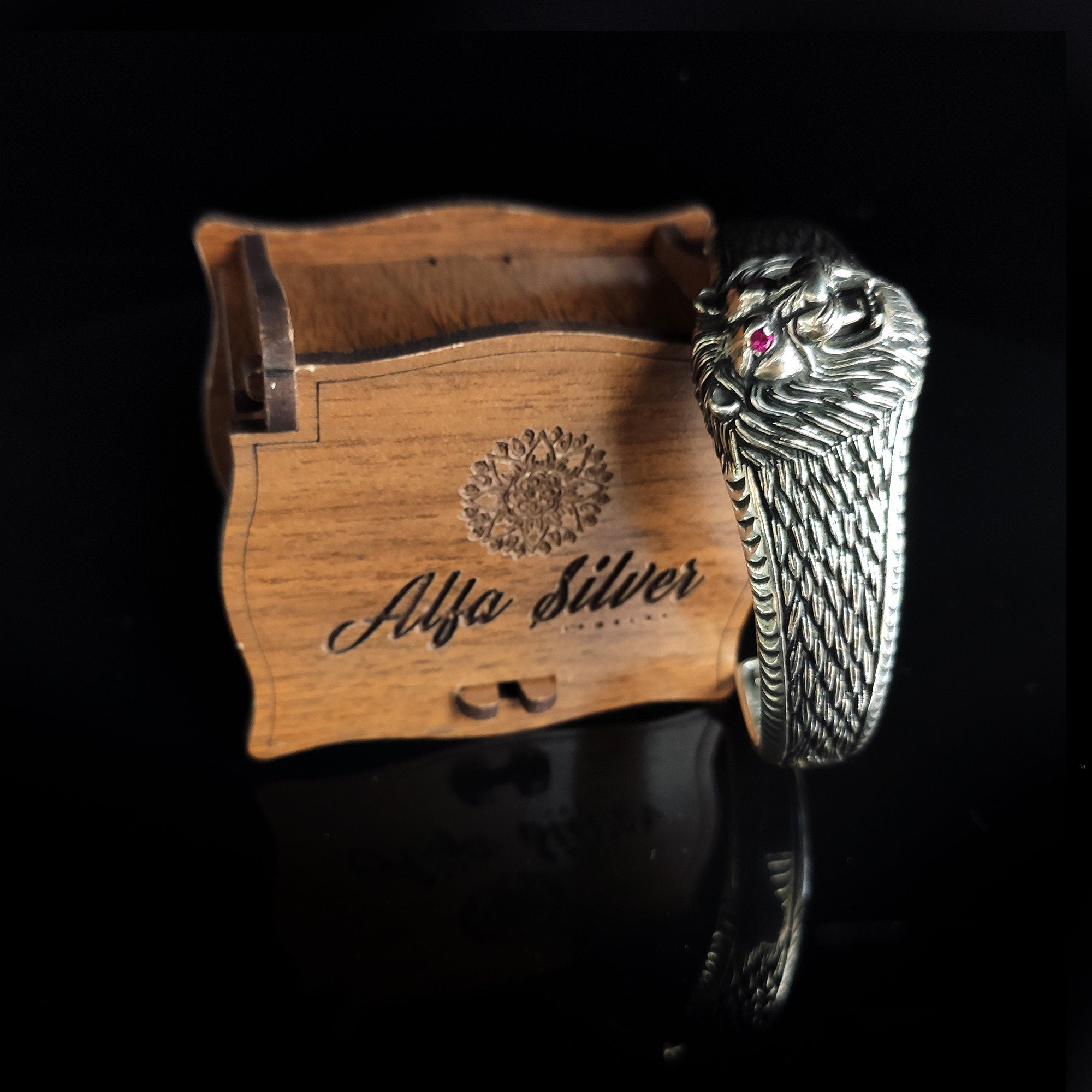 Lion Head Sterling Silver Bracelet: Engraved Tire Design Cuff