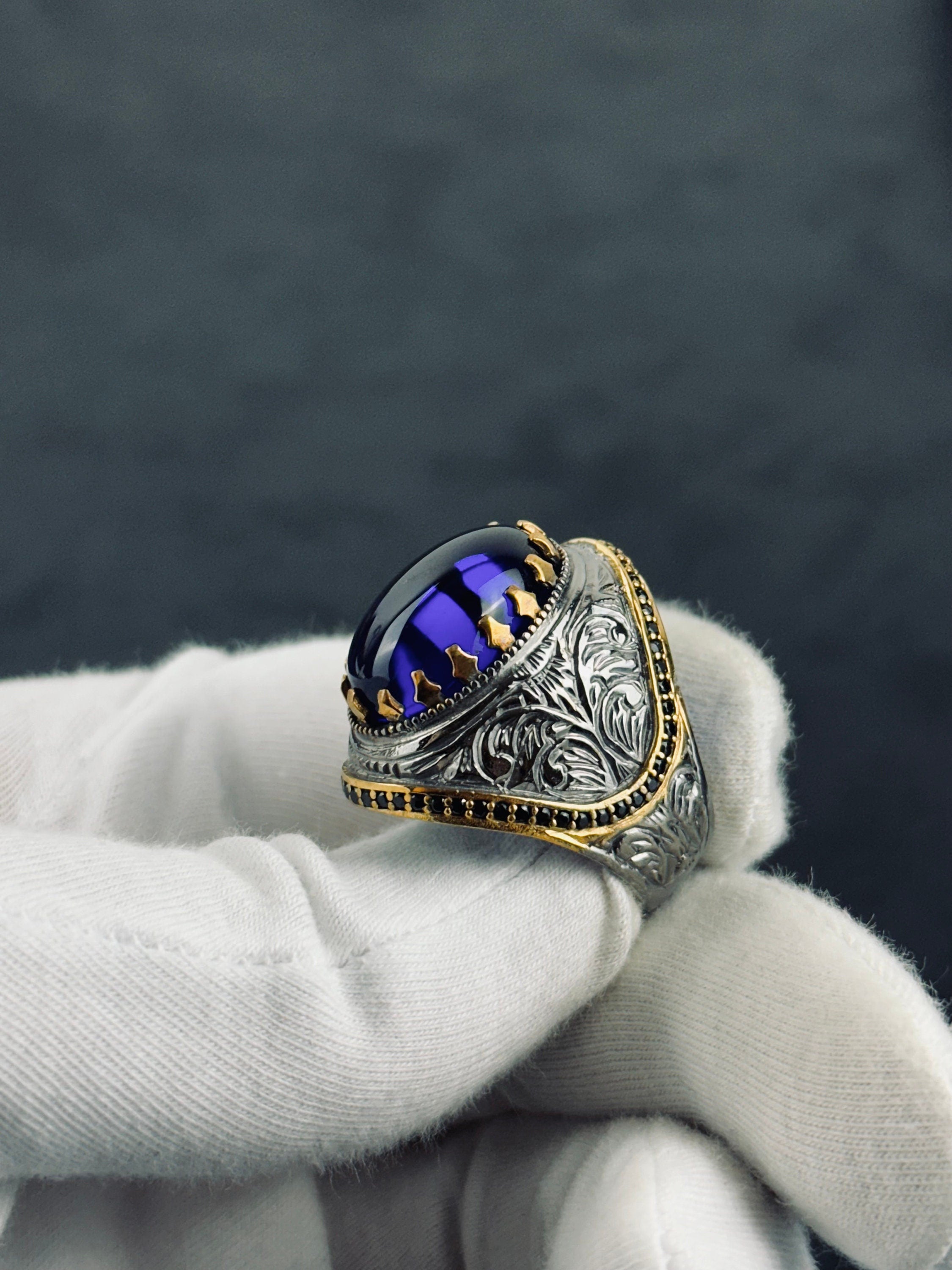 King Theme Sterling Silver Ring: Engraved Blue Zirconium Stone