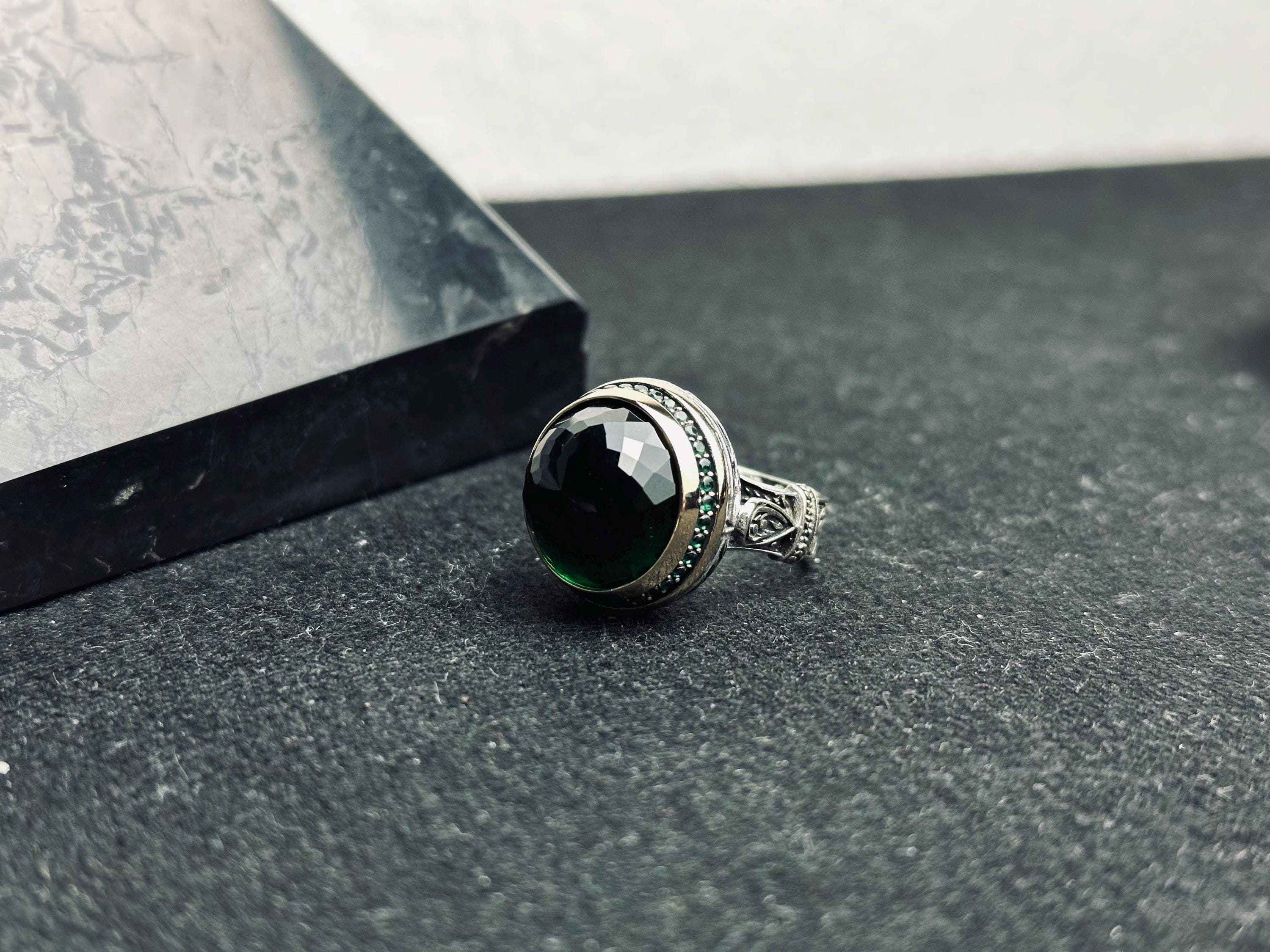Round Green Emerald Ring - Minimalist Sterling Silver Handmade