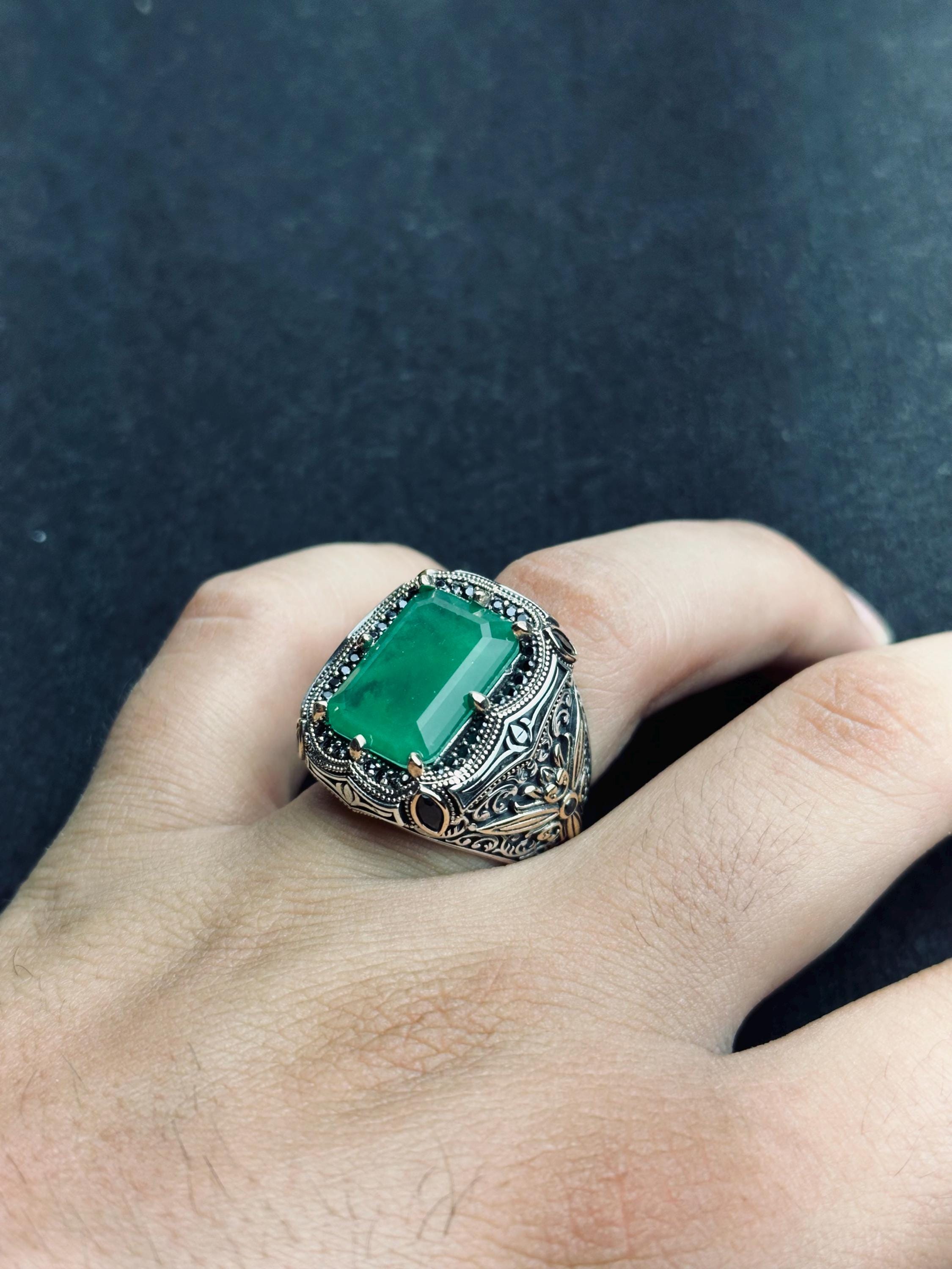 Bold Emerald Silver Ring: Turkish Vintage Design (Men's Size Large)