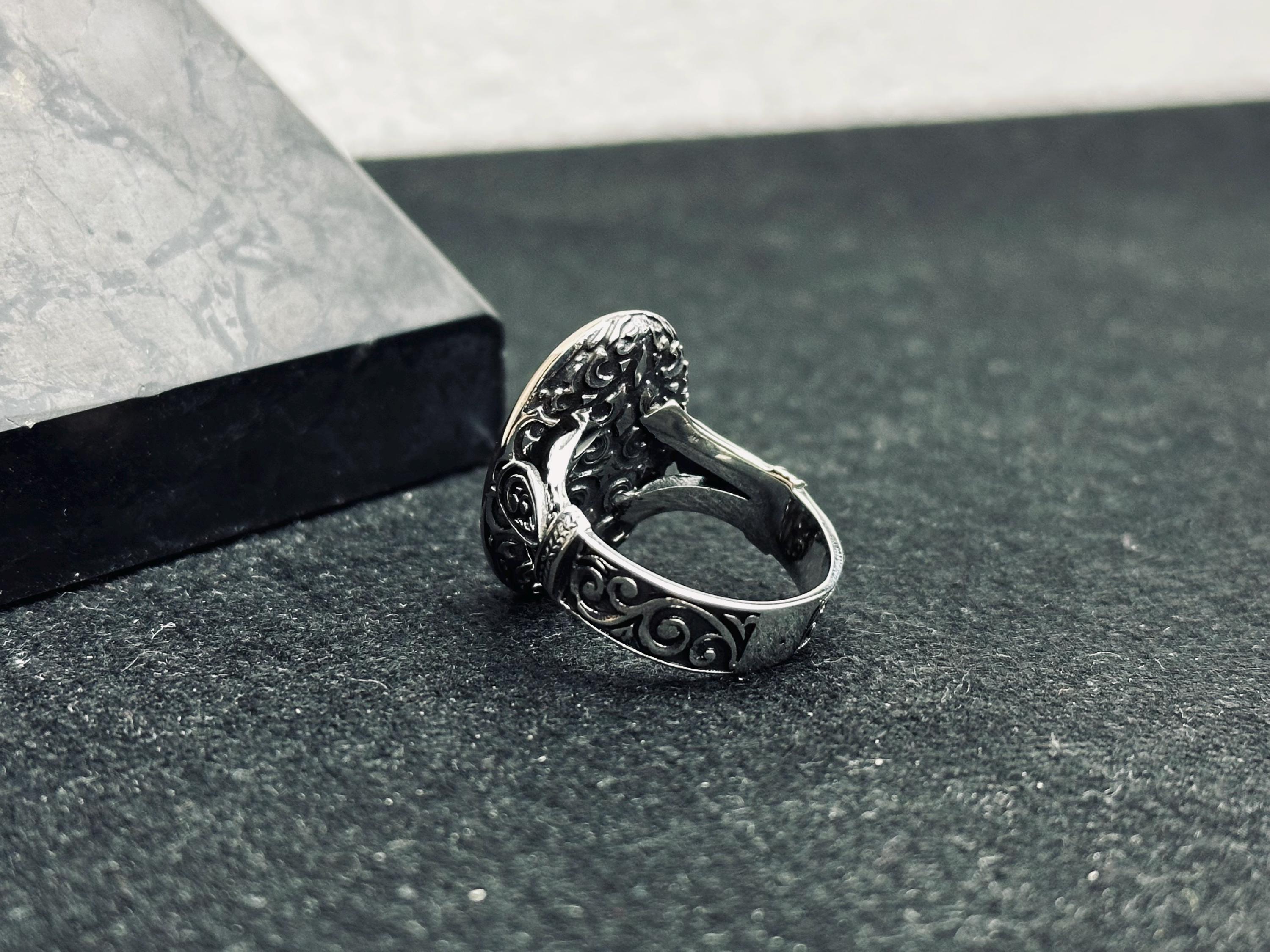 Inshirah Sterling Silver Ring - Oval Minimal Arabic Calligraphy