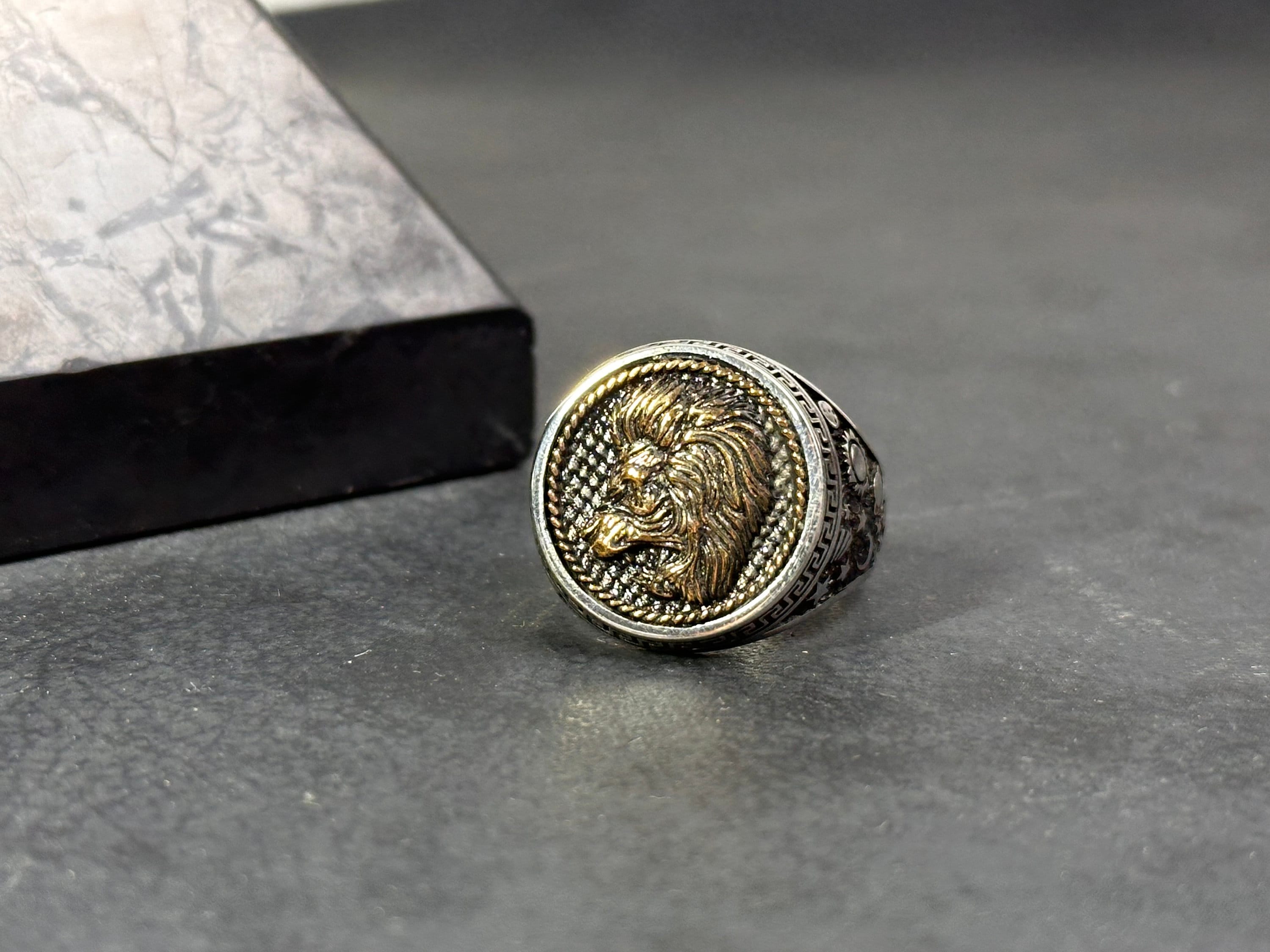 Leo Zodiac Sterling Silver Ring, Horoscope Design (Sizes 5-10)