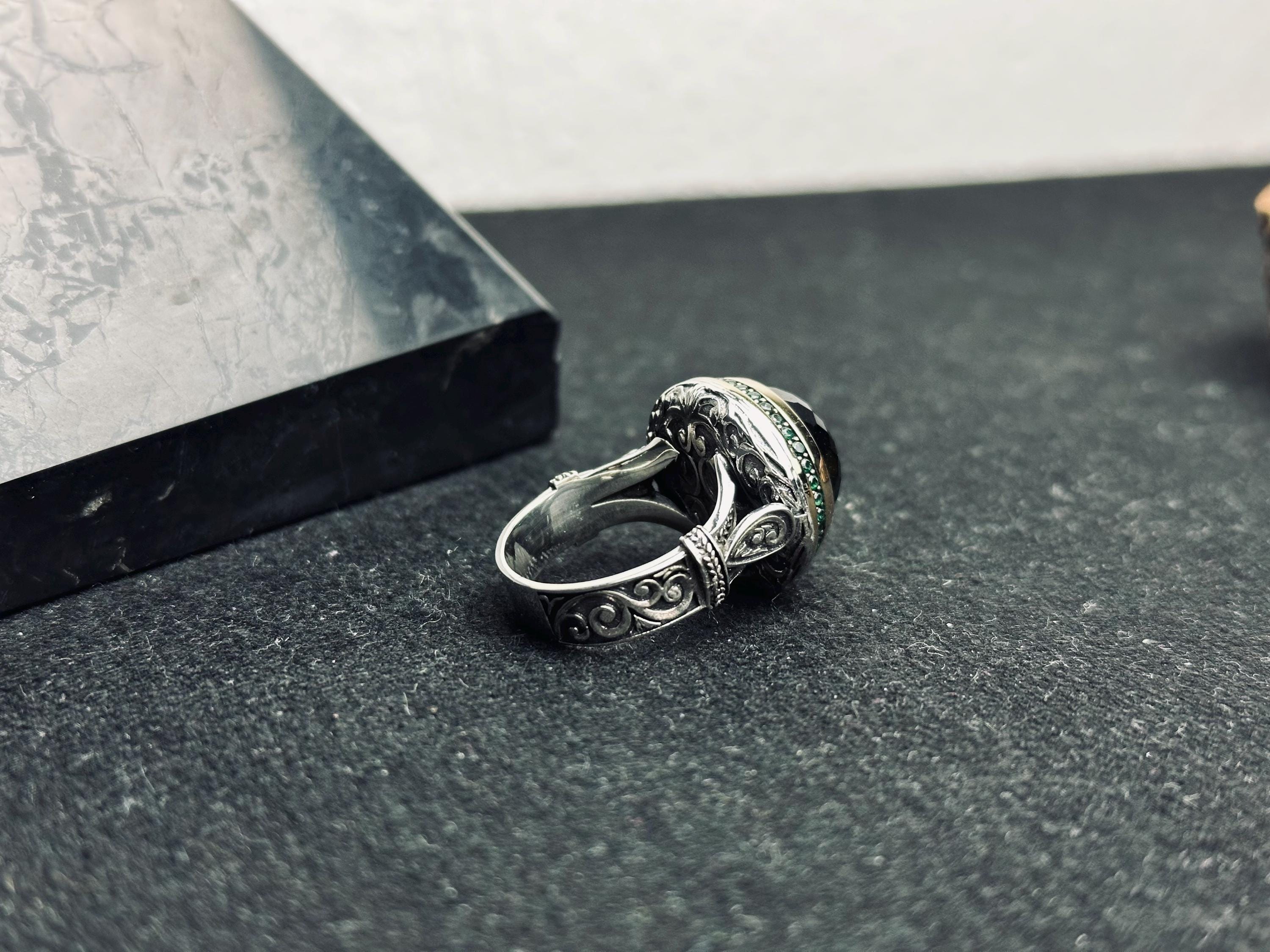 Round Green Emerald Ring - Minimalist Sterling Silver Handmade