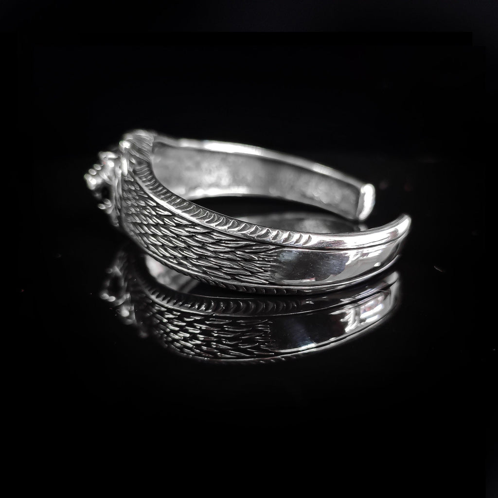 Lion Head Sterling Silver Bracelet: Engraved Tire Design Cuff
