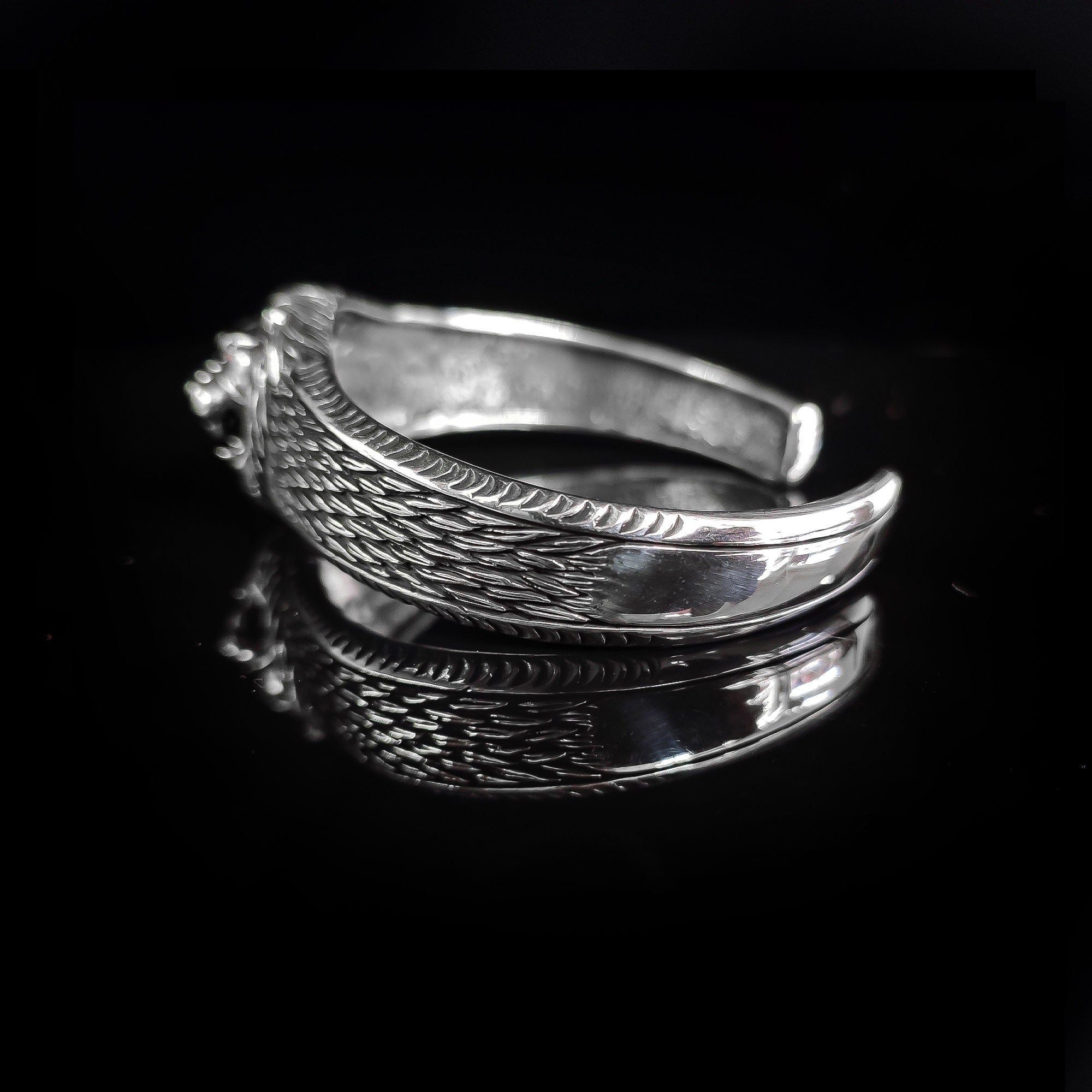Lion Head Sterling Silver Bracelet: Engraved Tire Design Cuff