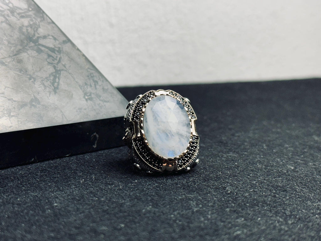 Moonstone Sterling Silver Ring, Lion Head Design (Men's Large)
