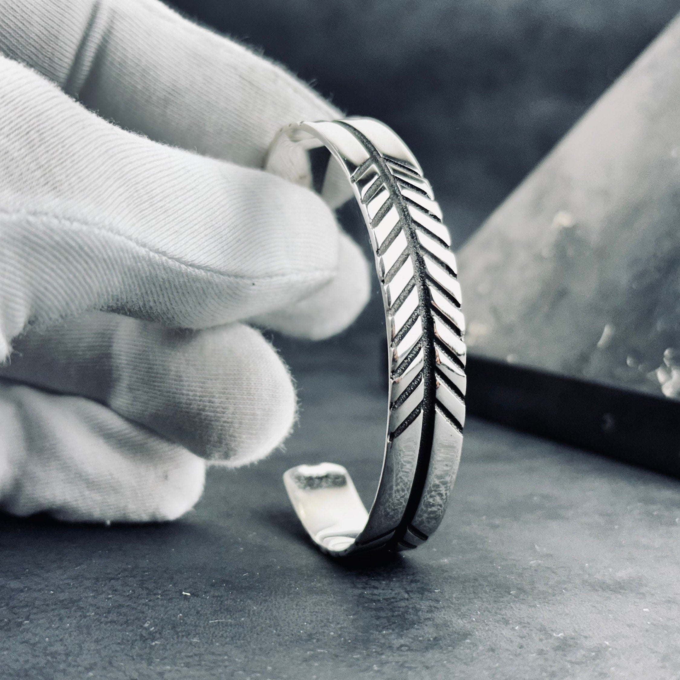 Sterling Silver Arrow Cuff Bracelet - Handmade Unisex Jewelry