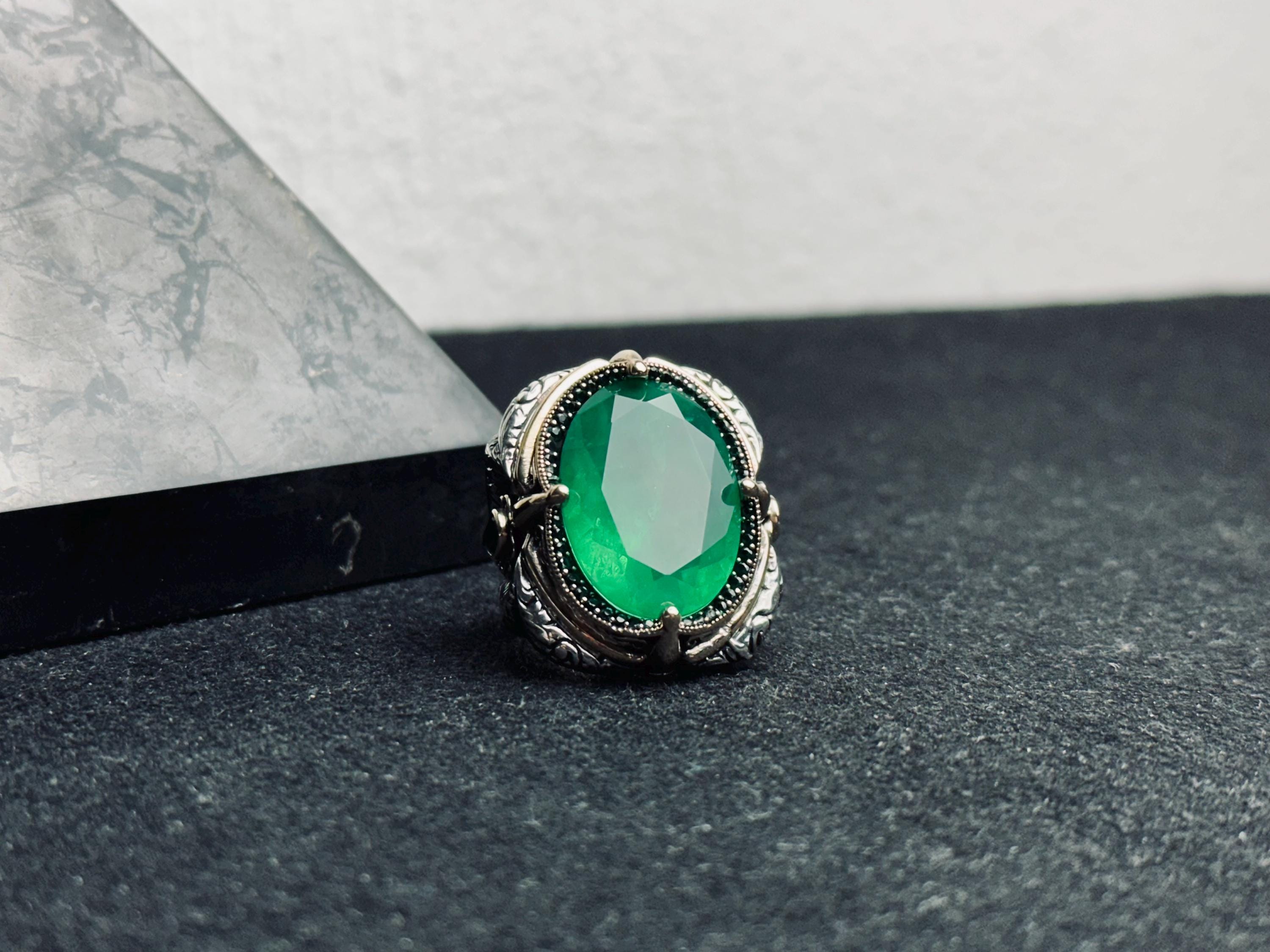 Sterling Silver Men's Ring: Lion Design with Green Tourmaline