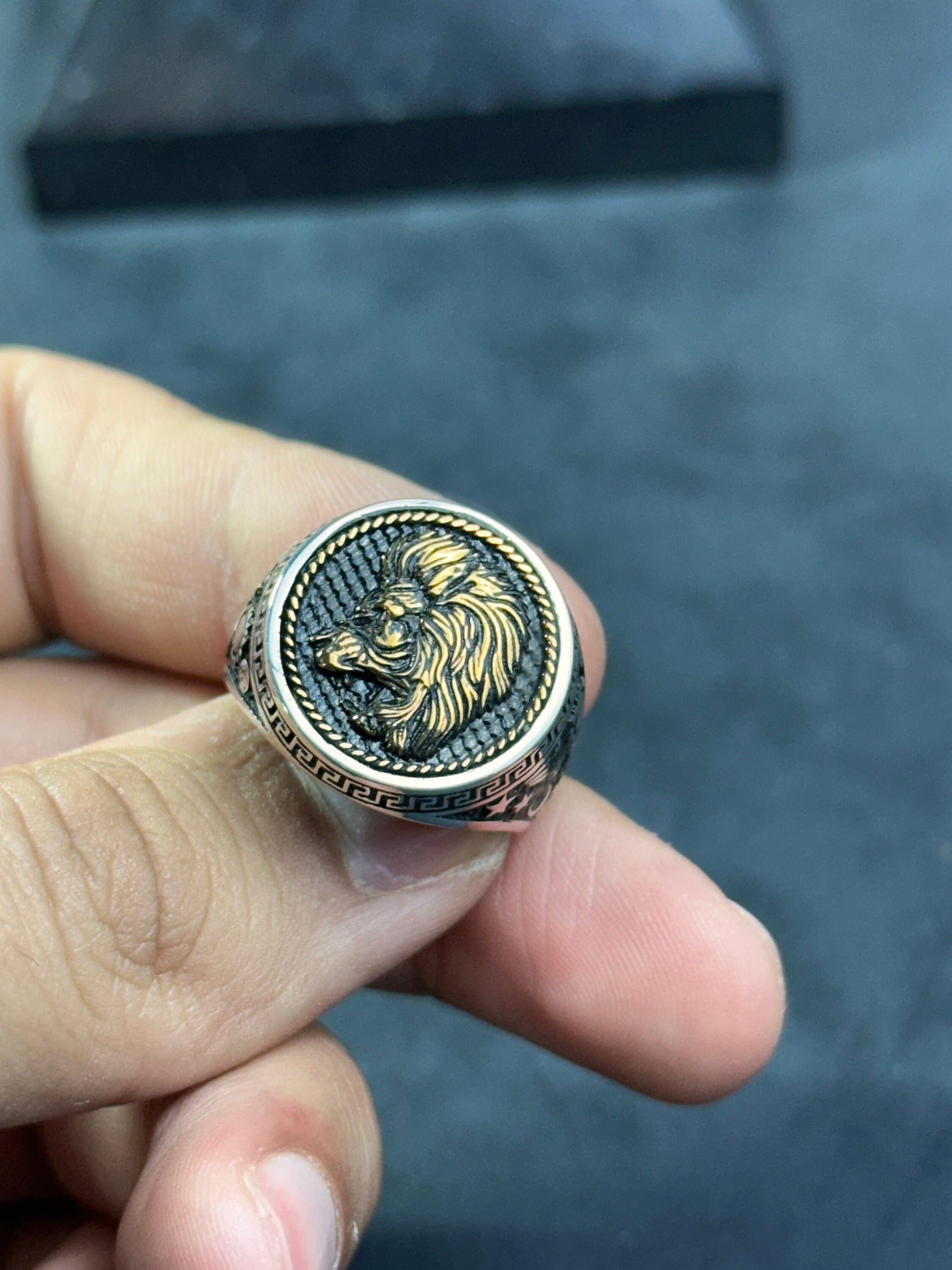 Leo Zodiac Sterling Silver Ring, Horoscope Design (Sizes 5-10)