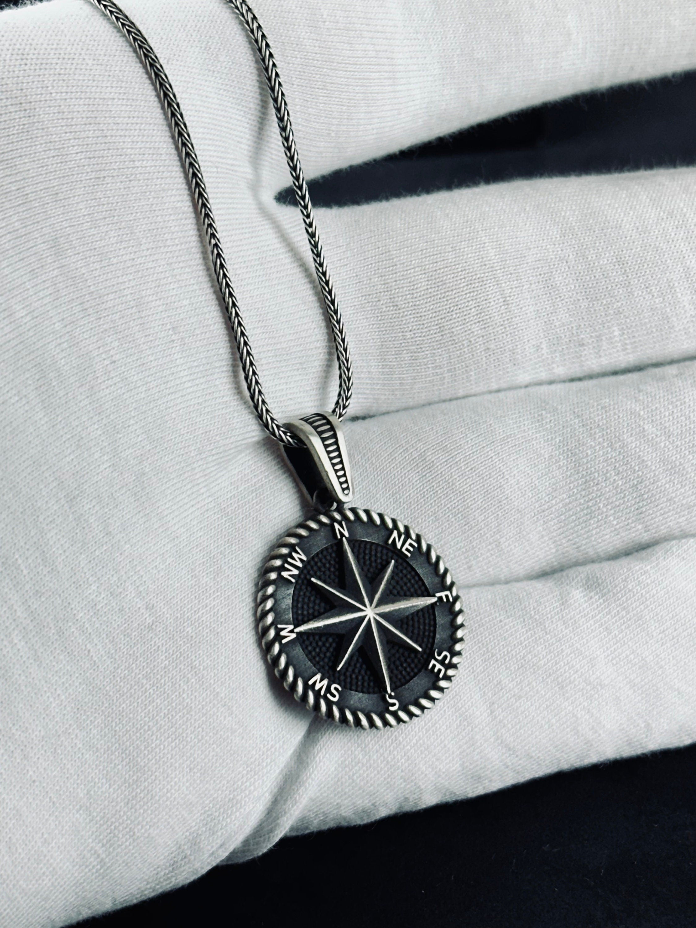 Silver Compass Necklace - Elegant Pendant for Travel Lovers