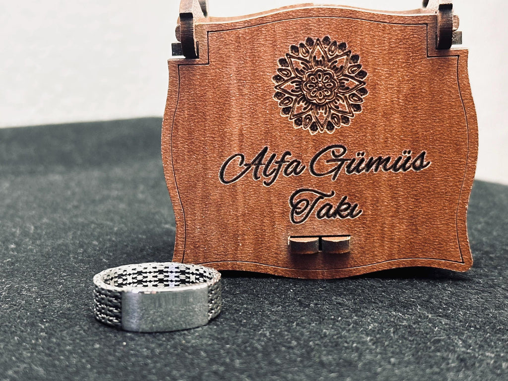Personalized Sterling Silver Ring: Minimalist Band with Custom Engraving