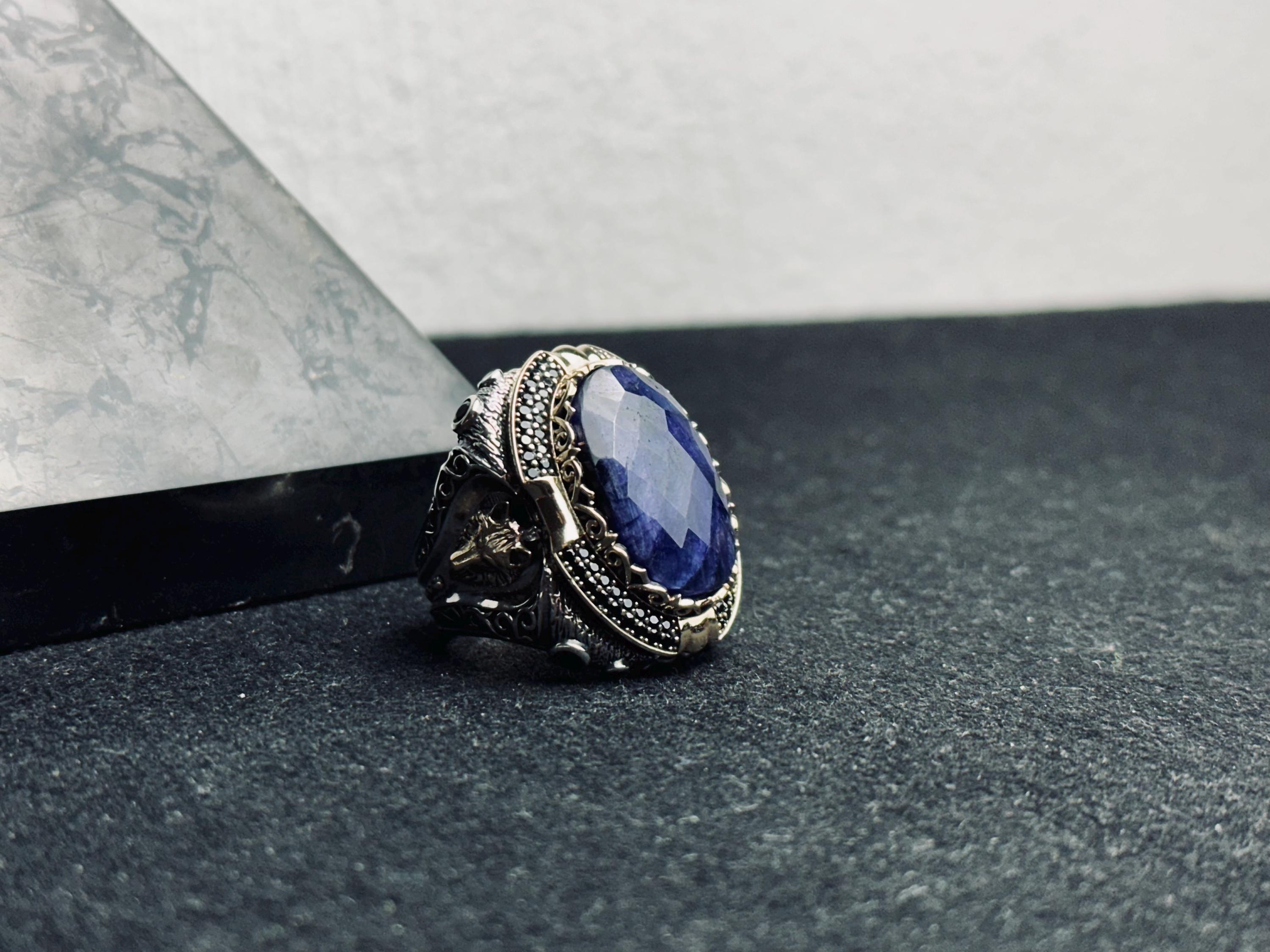 Men's Sterling Silver Ring: Oval Lapis Lazuli - Lion Design