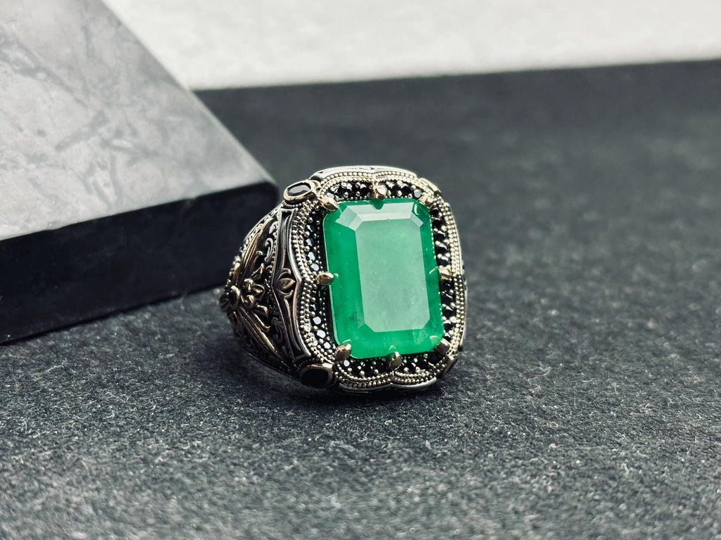 Bold Emerald Silver Ring: Turkish Vintage Design (Men's Size Large)