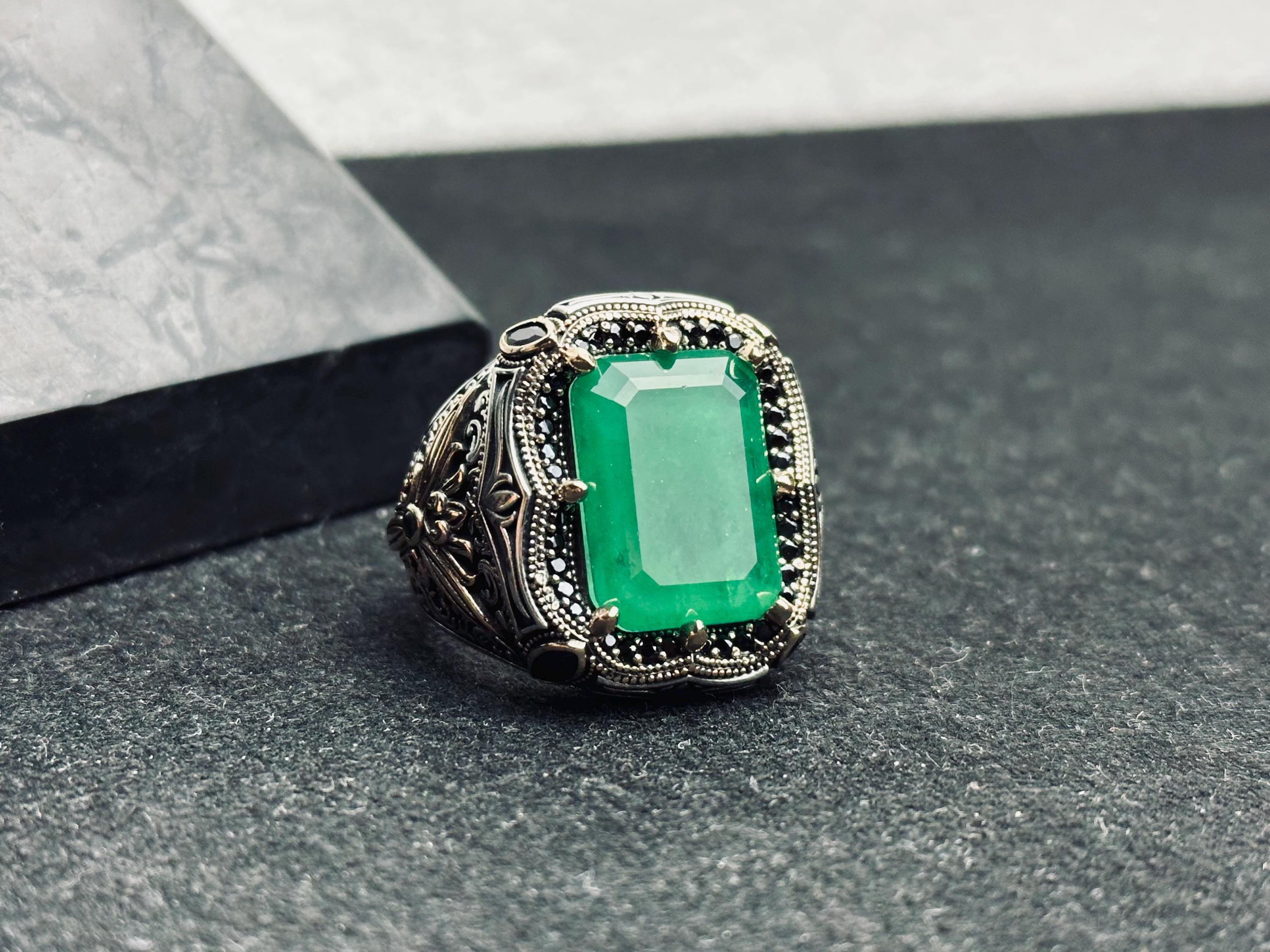 Bold Emerald Silver Ring: Turkish Vintage Design (Men's Size Large)