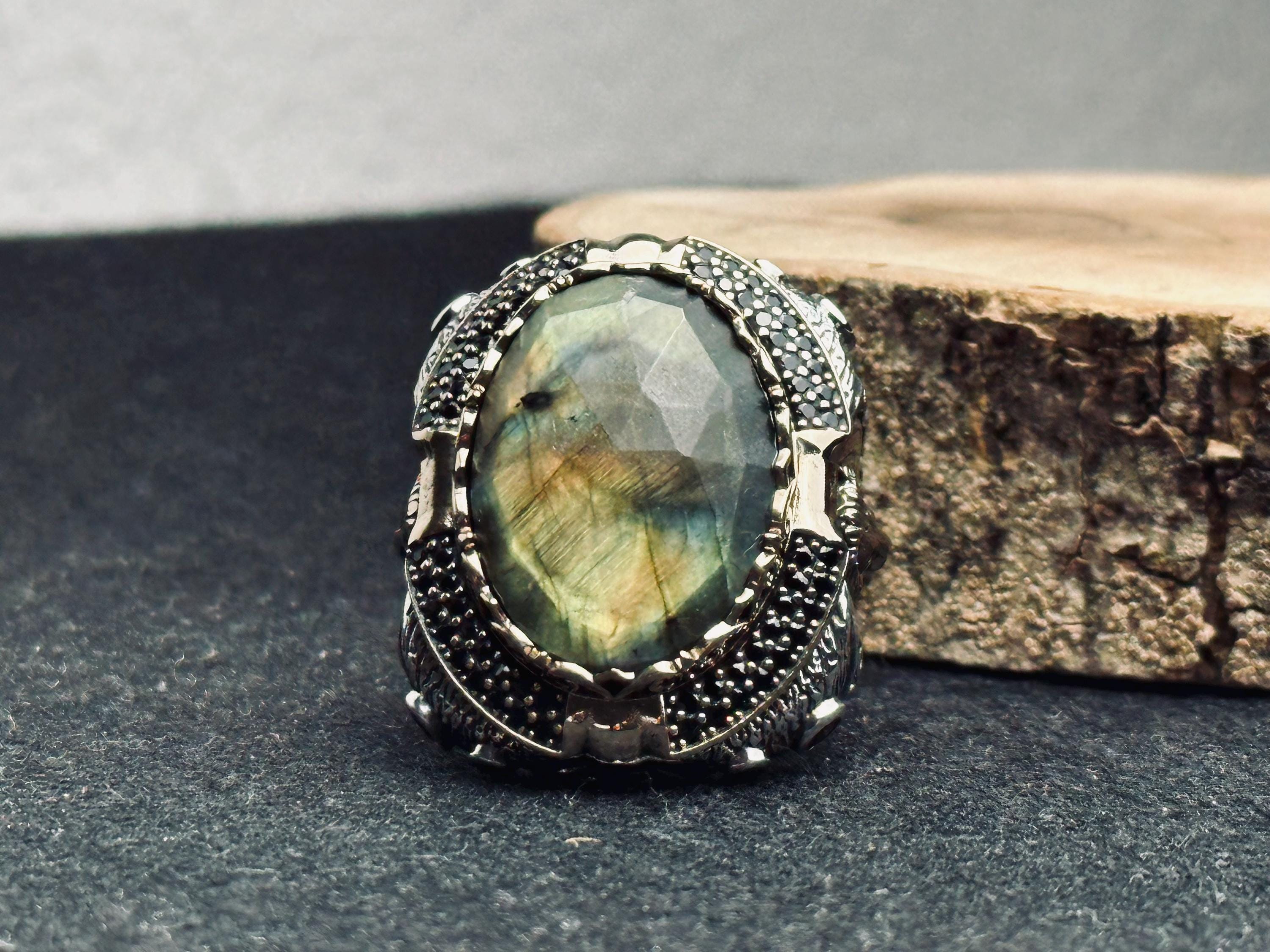 Labradorite Lion Head Ring - Sterling Silver Handmade Statement