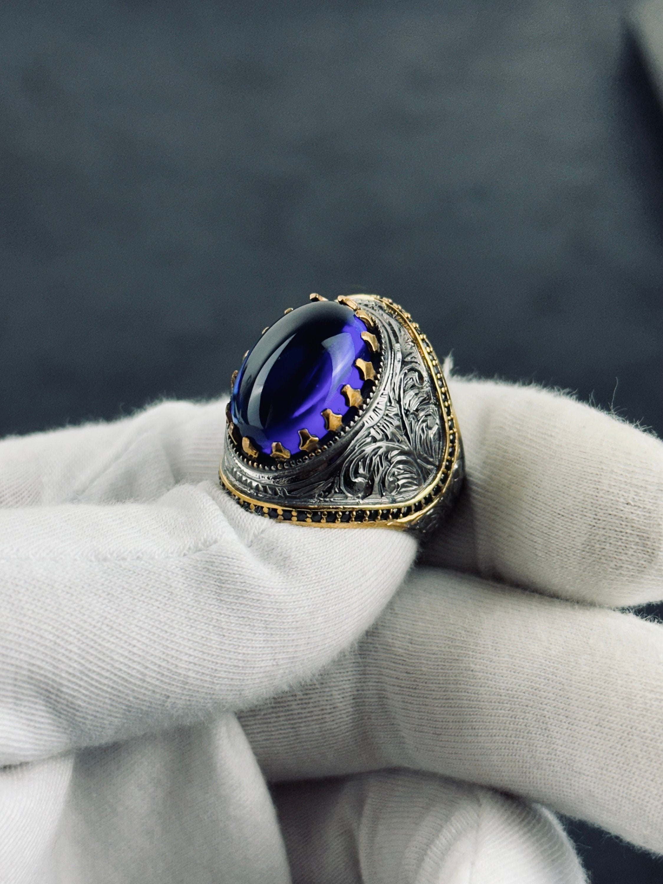 King Theme Sterling Silver Ring: Engraved Blue Zirconium Stone