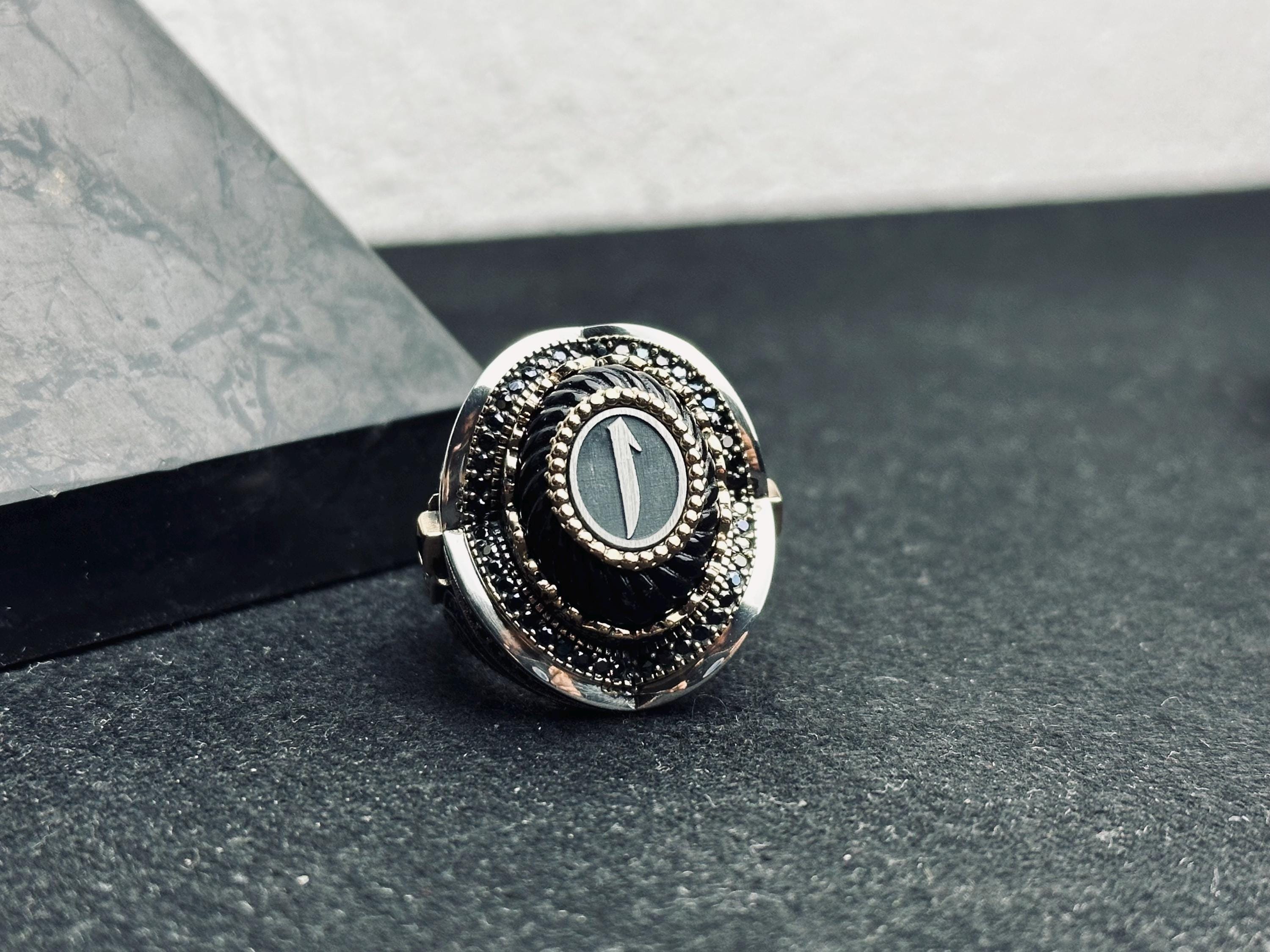 Elif Vav Signet Ring - Oval Onyx, Arabic Calligraphy