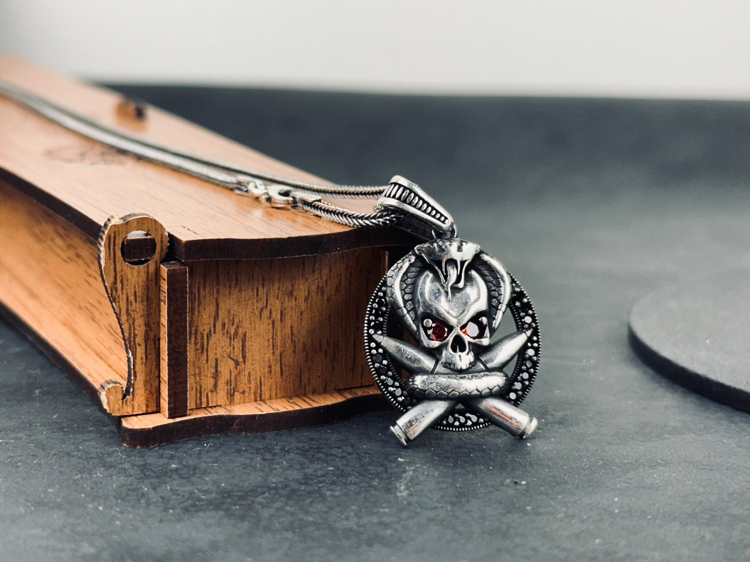 Sterling Silver Necklace: Skull and Crossbones - Chunky Pirate Chain