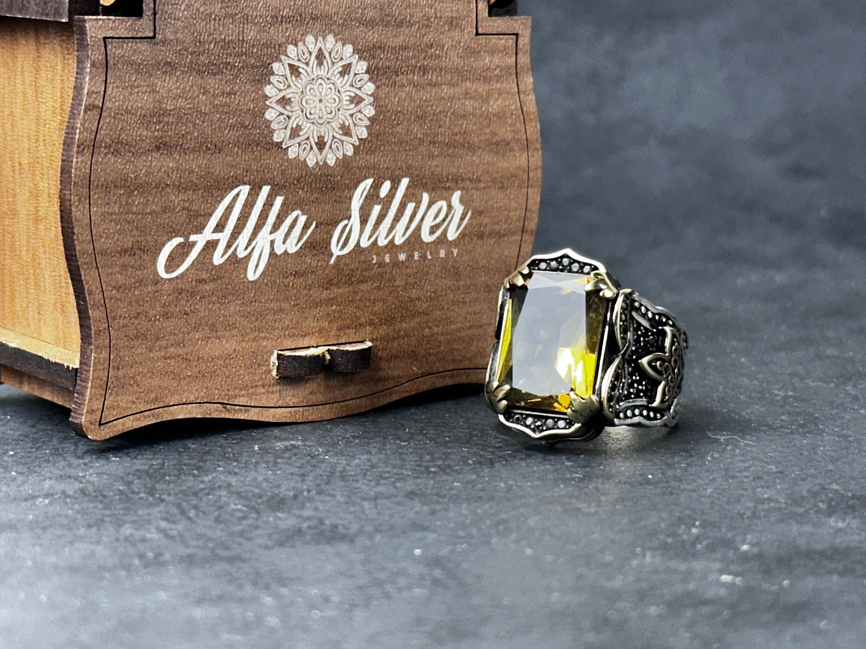 Sultanite Silver Ring: Handmade Color-Shift Gemstone - 925 Sterling