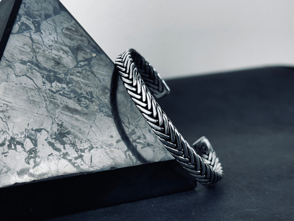 Men's Sterling Silver Knit Cuff Bracelet (Adjustable, Oxidized Finish)